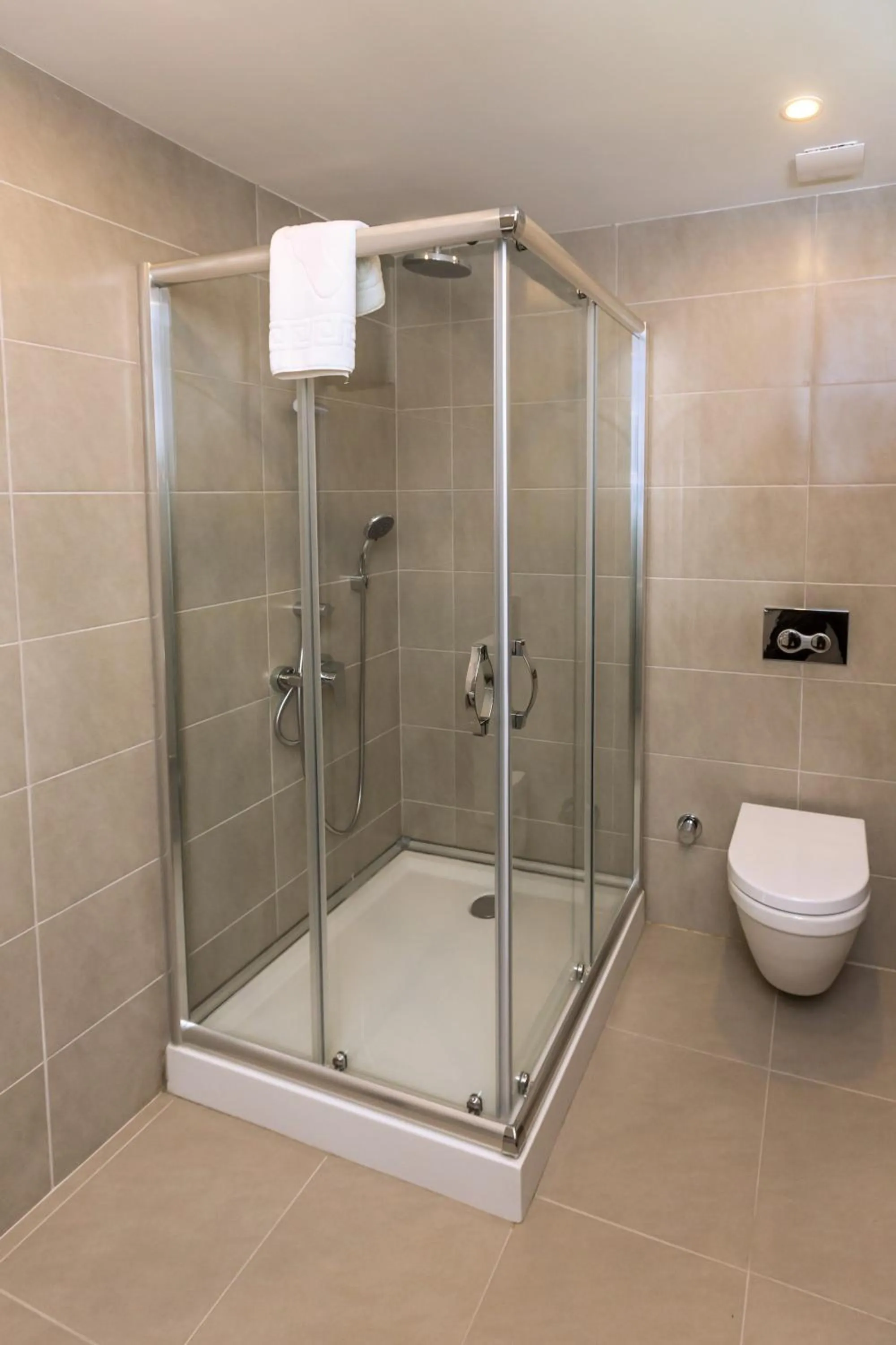Shower in Keten Suites Taksim
