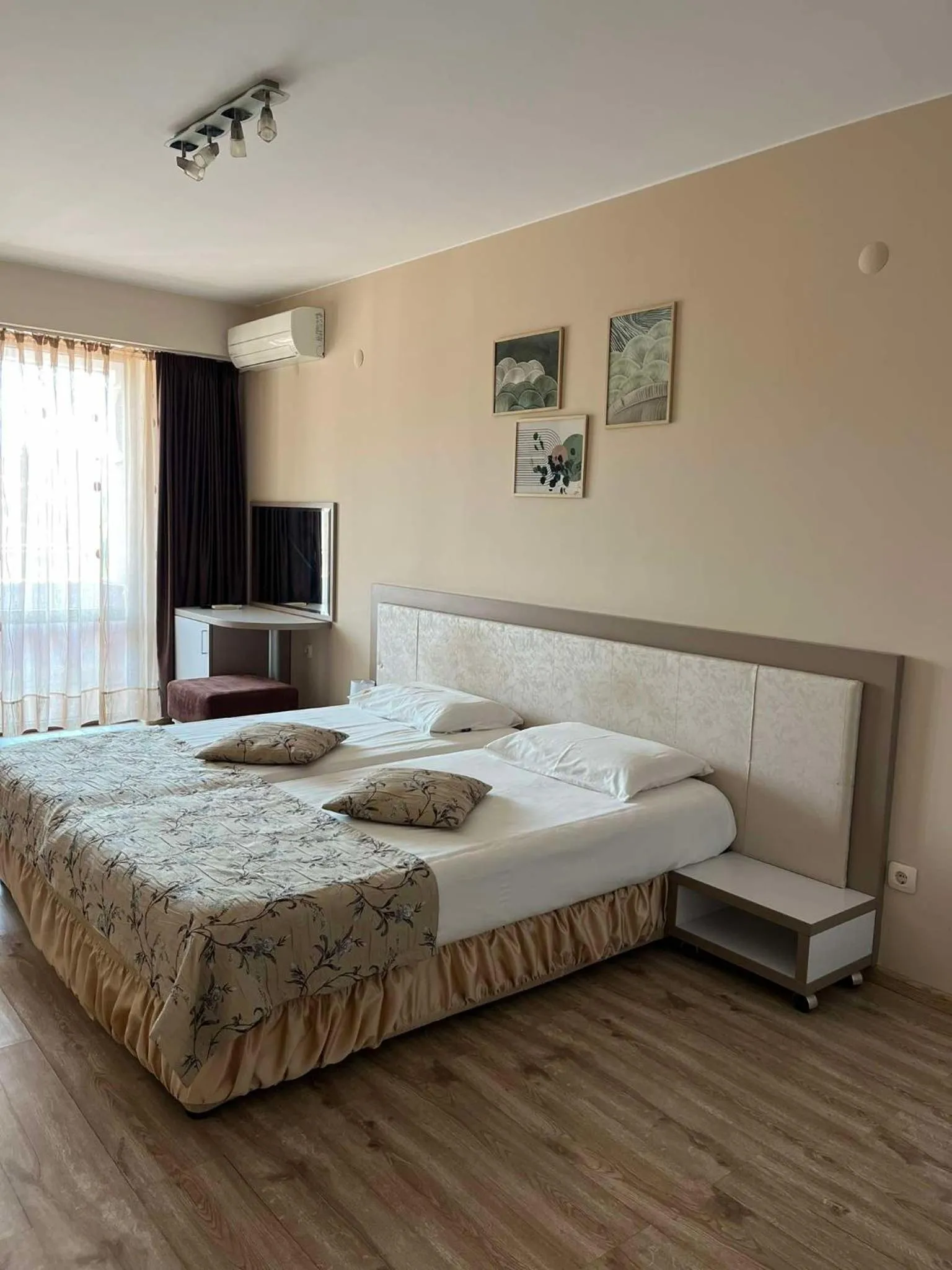 Room Iva