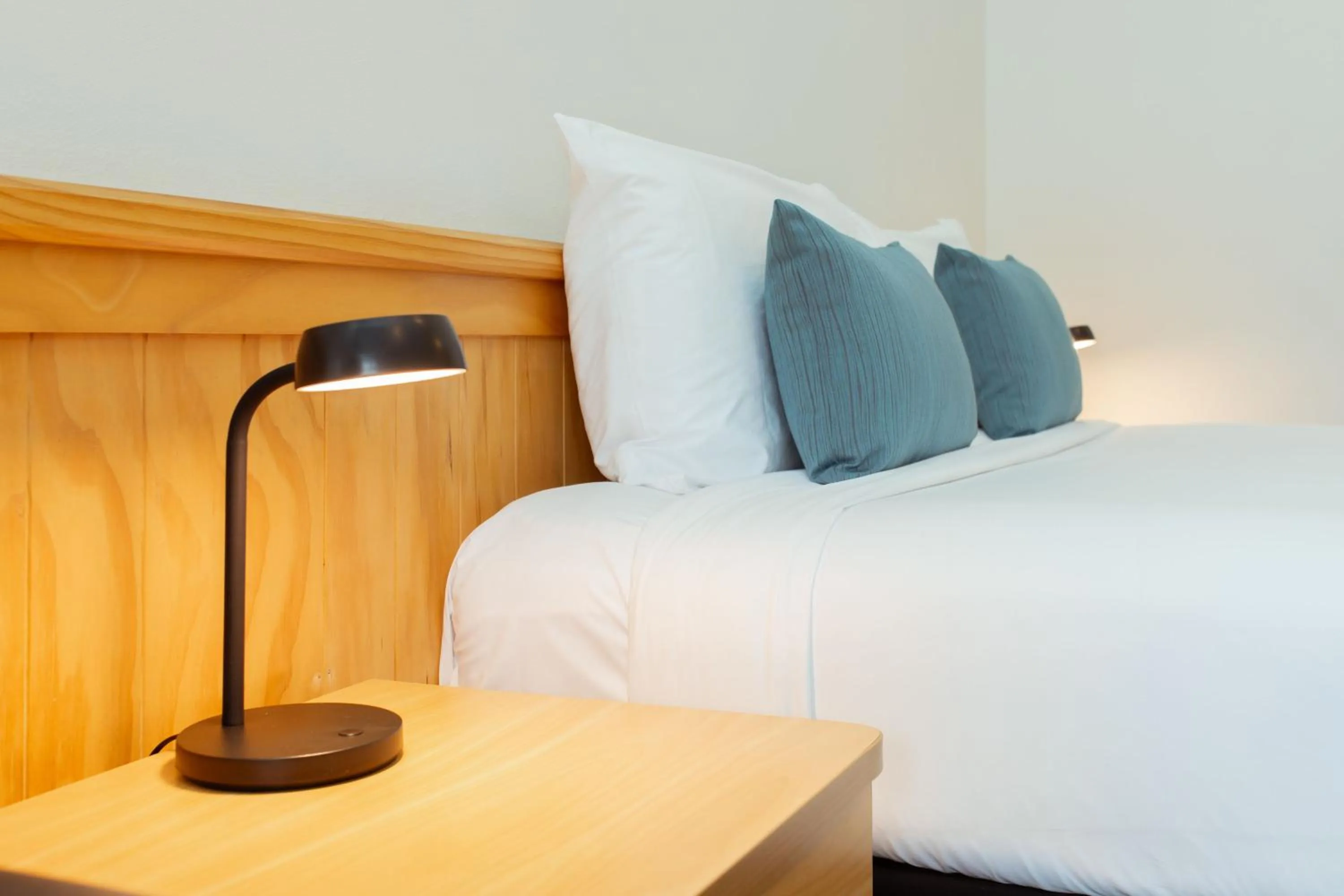 Bed in Clearbrook Motel & Serviced Apartments