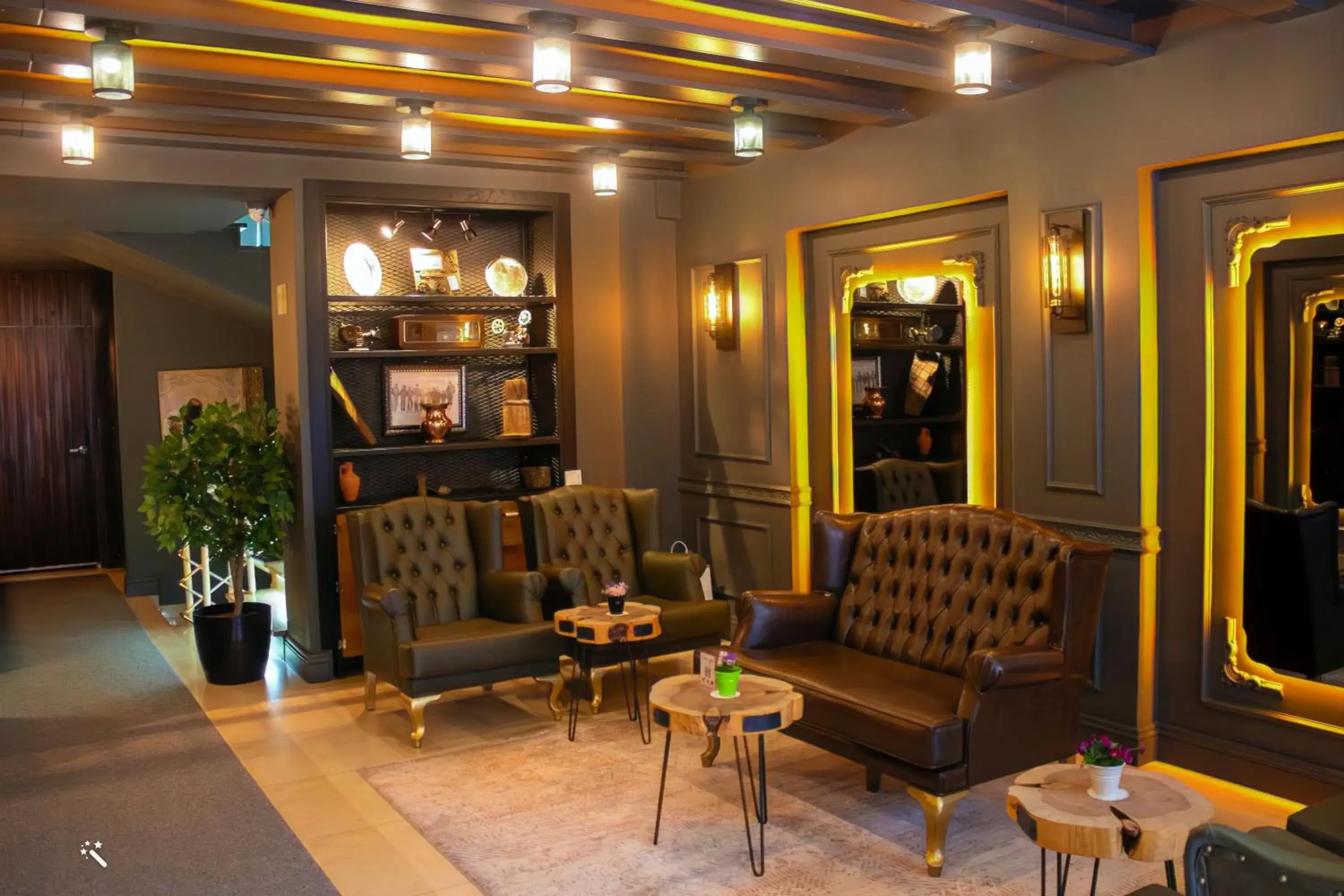 Lobby or reception in Hotel Zade Lobby or reception in Hotel Zade