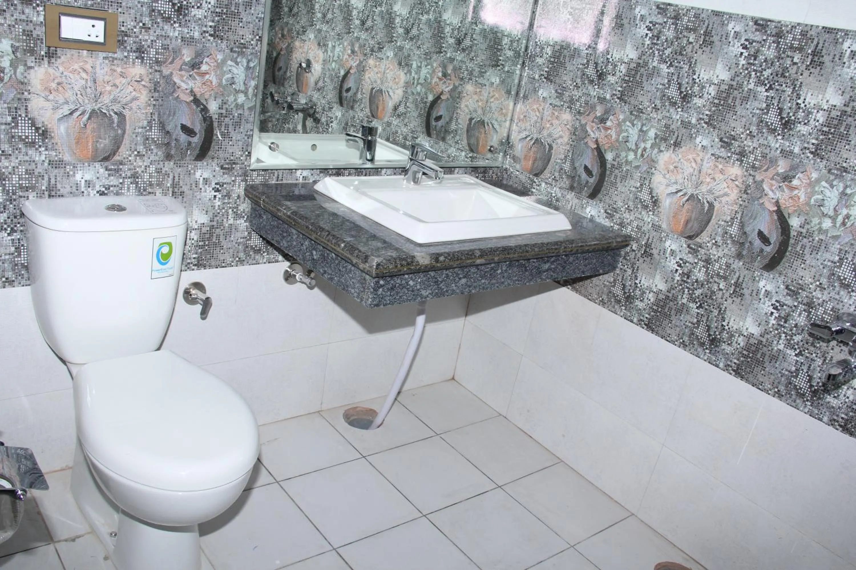 Bathroom in Hotel Sukoon