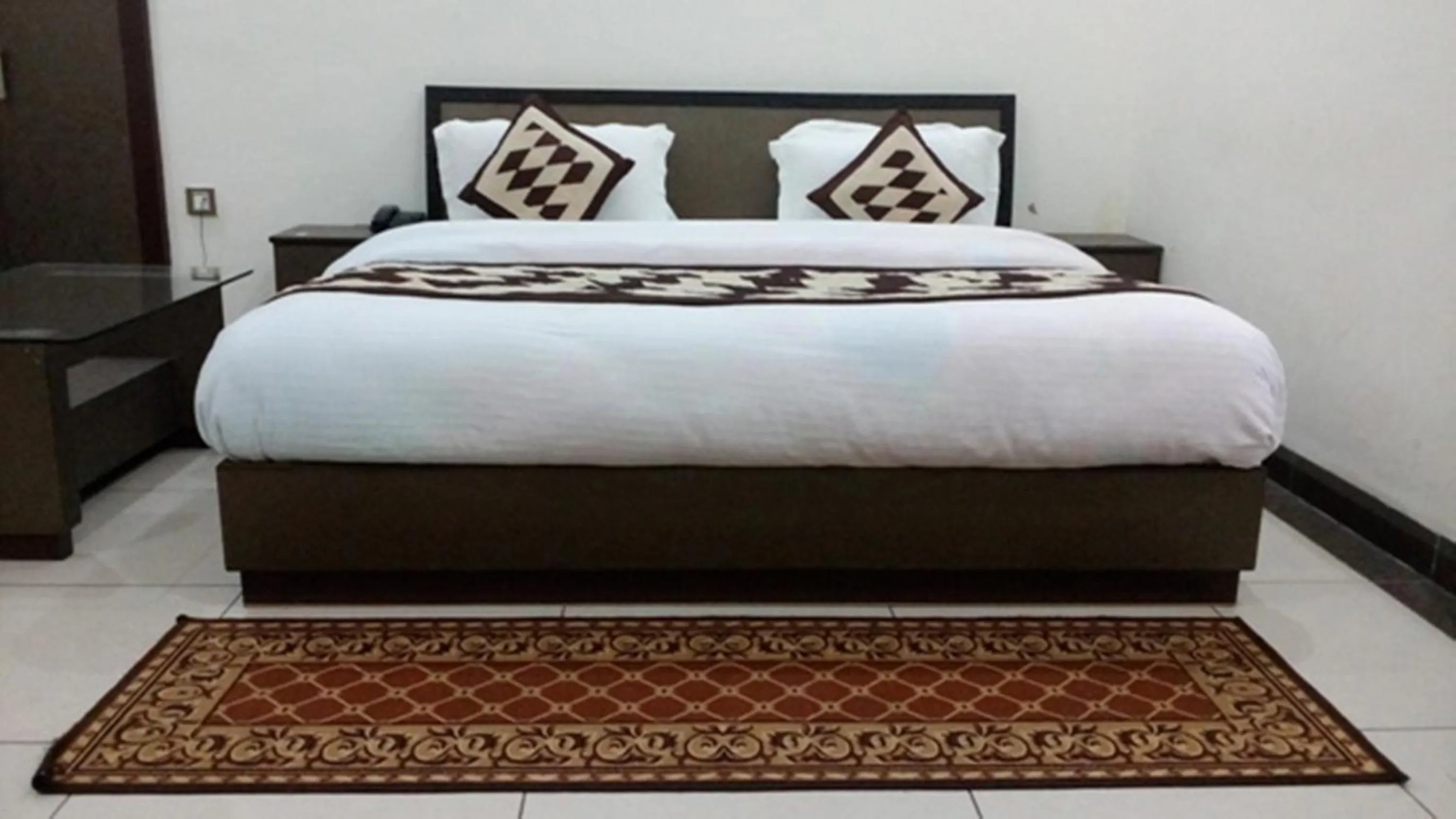 Bedroom, Bed in Hotel Sukoon