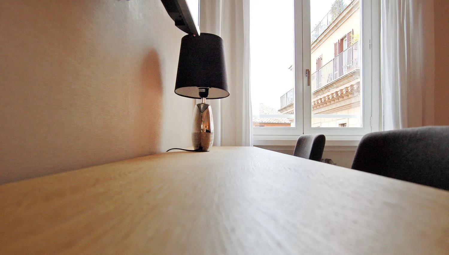 hair dresser in Adamas Luxury Suite