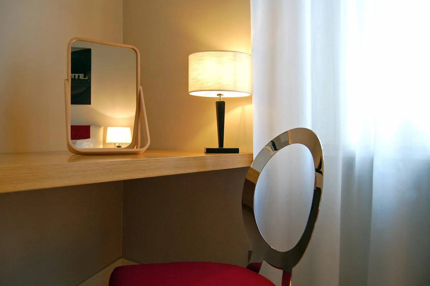 hair dresser in Adamas Luxury Suite