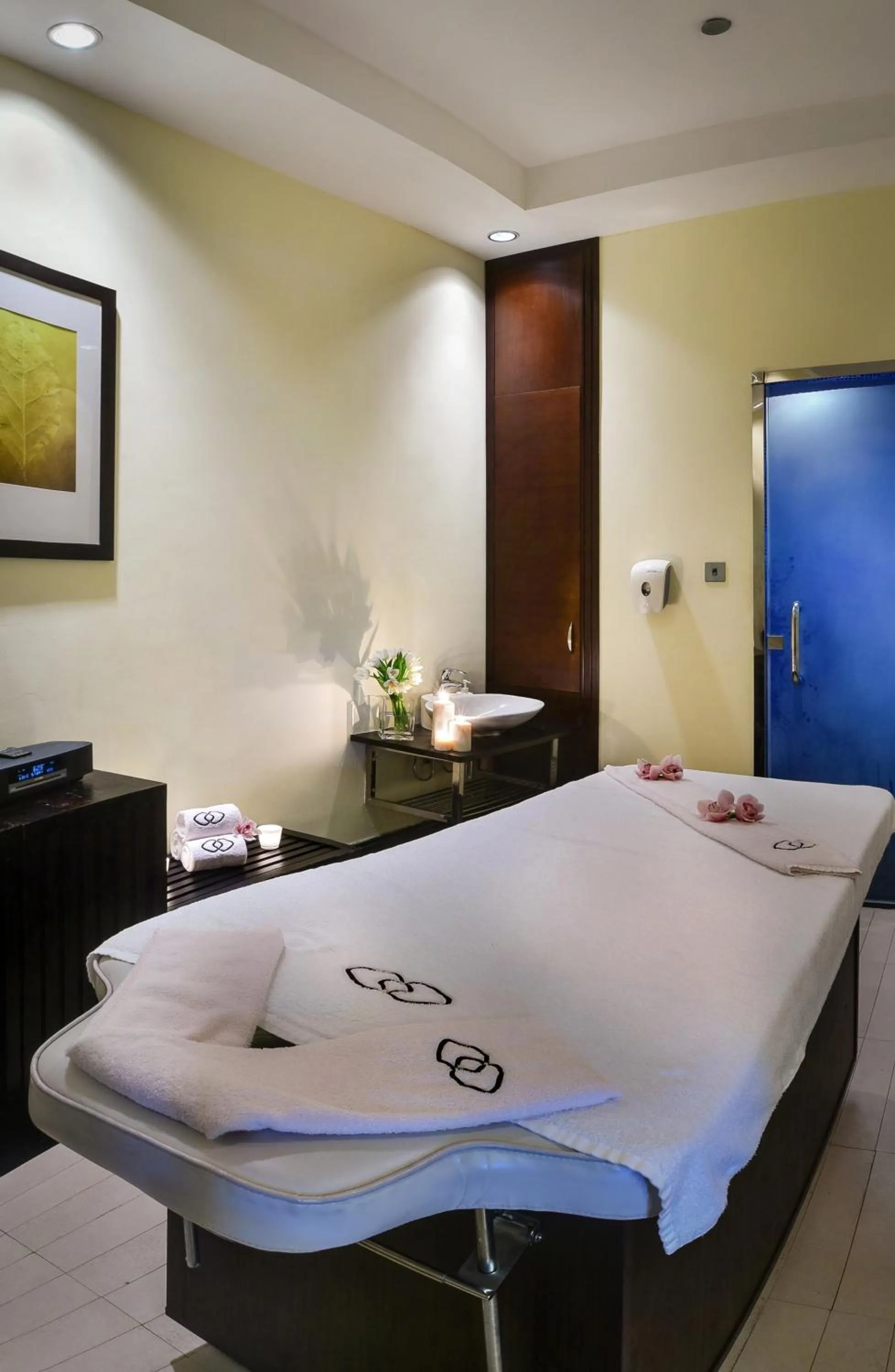Spa and wellness centre/facilities, Bed in Sofitel Al Khobar The Corniche
