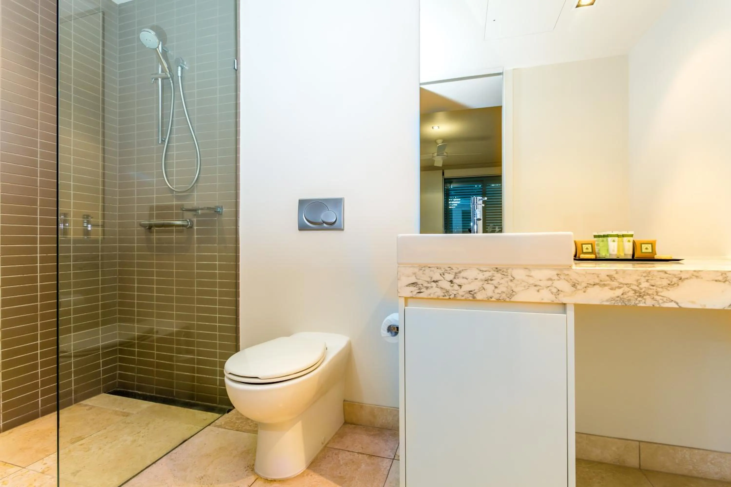 Shower in Plantation Resort At Rainbow