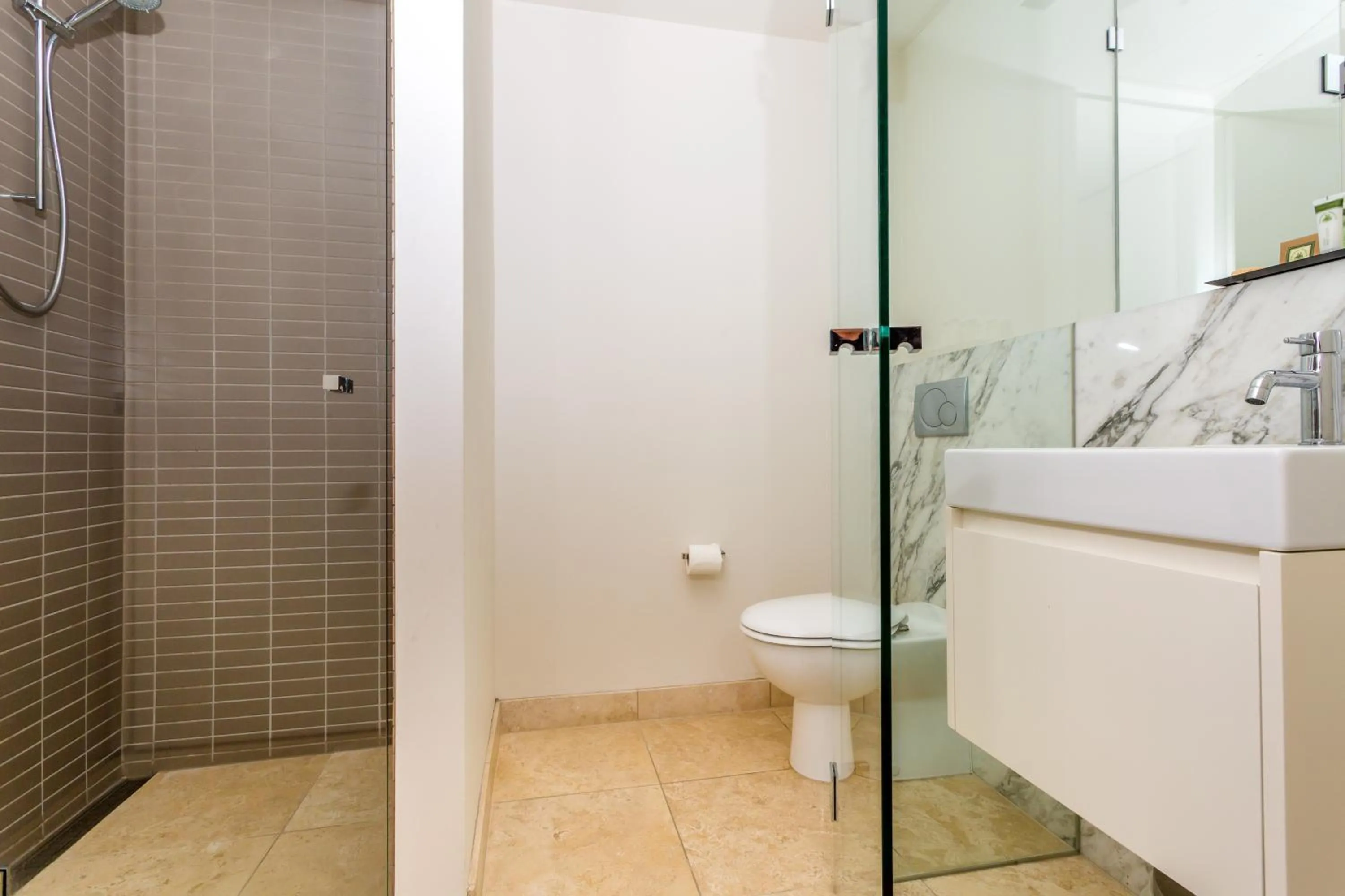 Shower in Plantation Resort At Rainbow