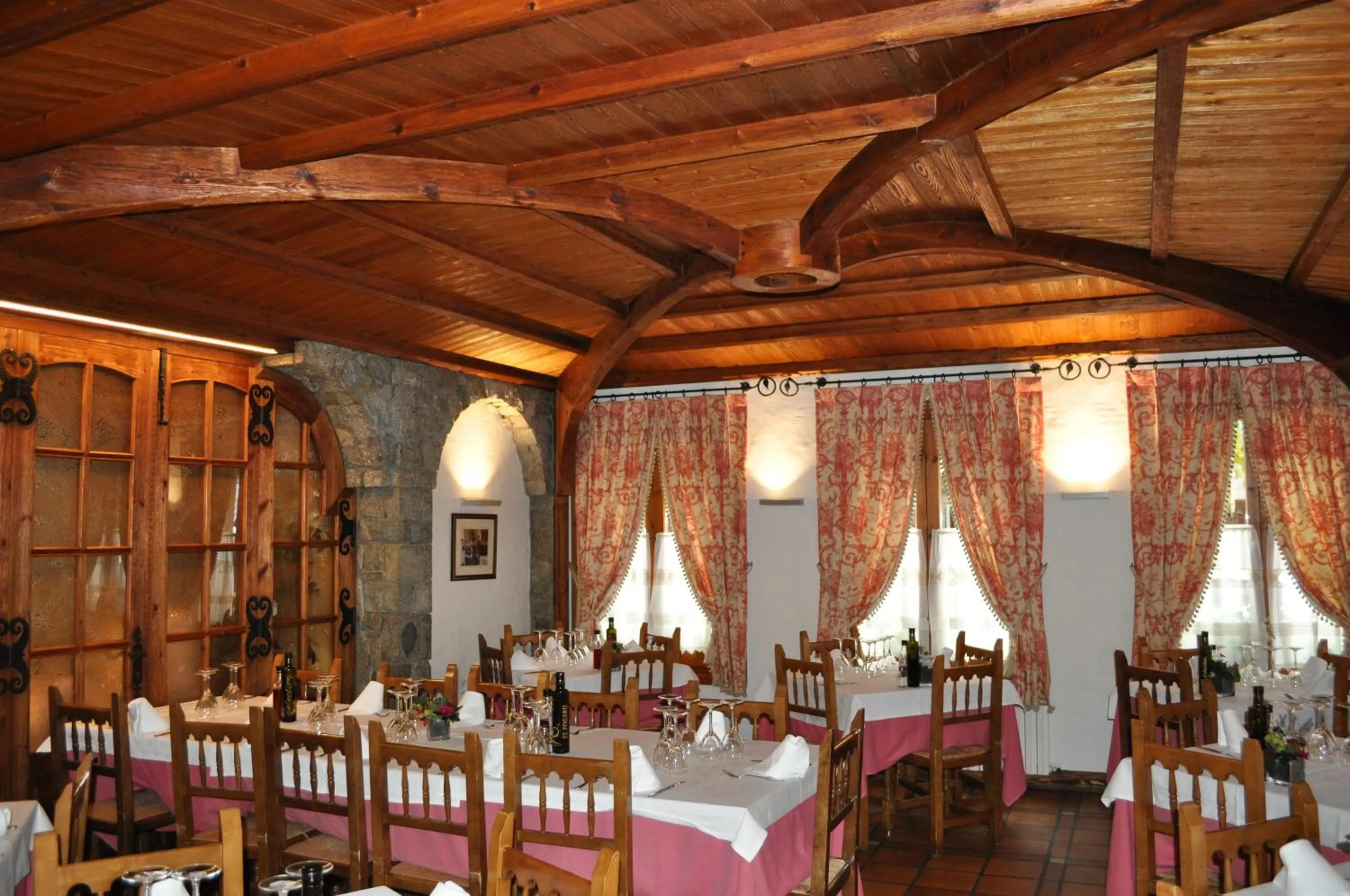 Restaurant/places to eat in Hotel Ciria