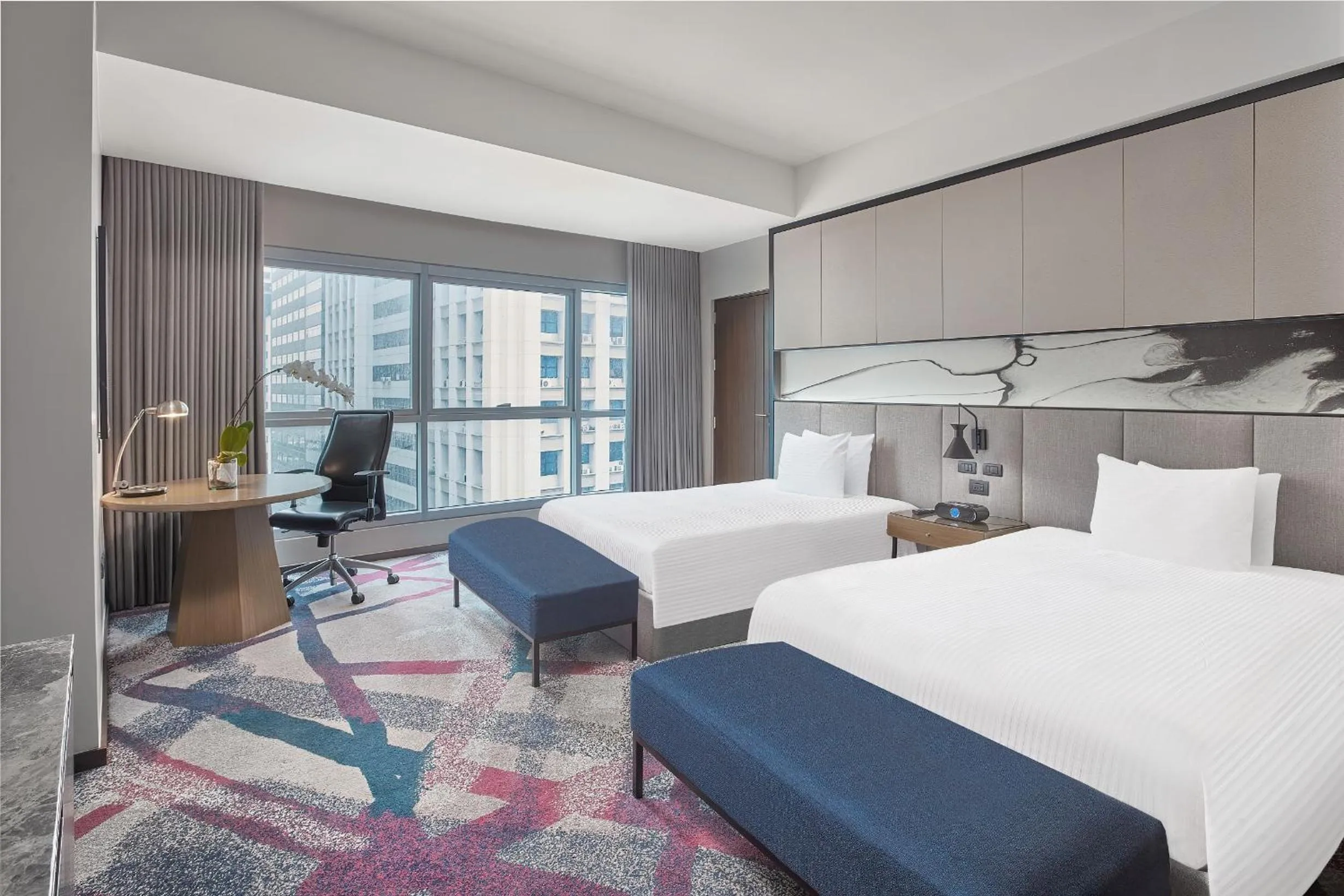 Bedroom, Bed in Crowne Plaza Manila Galleria by IHG