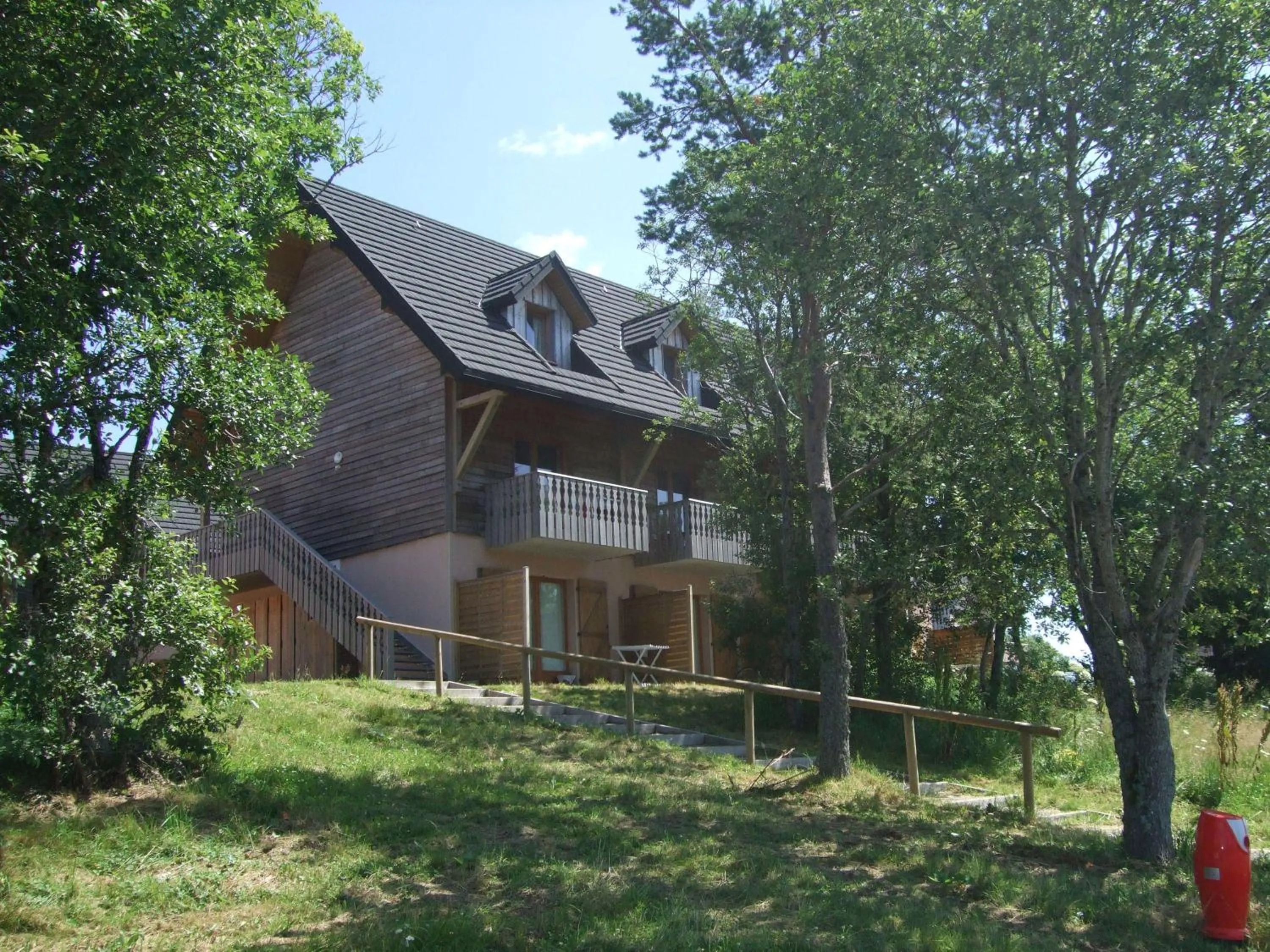 Facade/entrance in Résidence Le Bois de la Reine