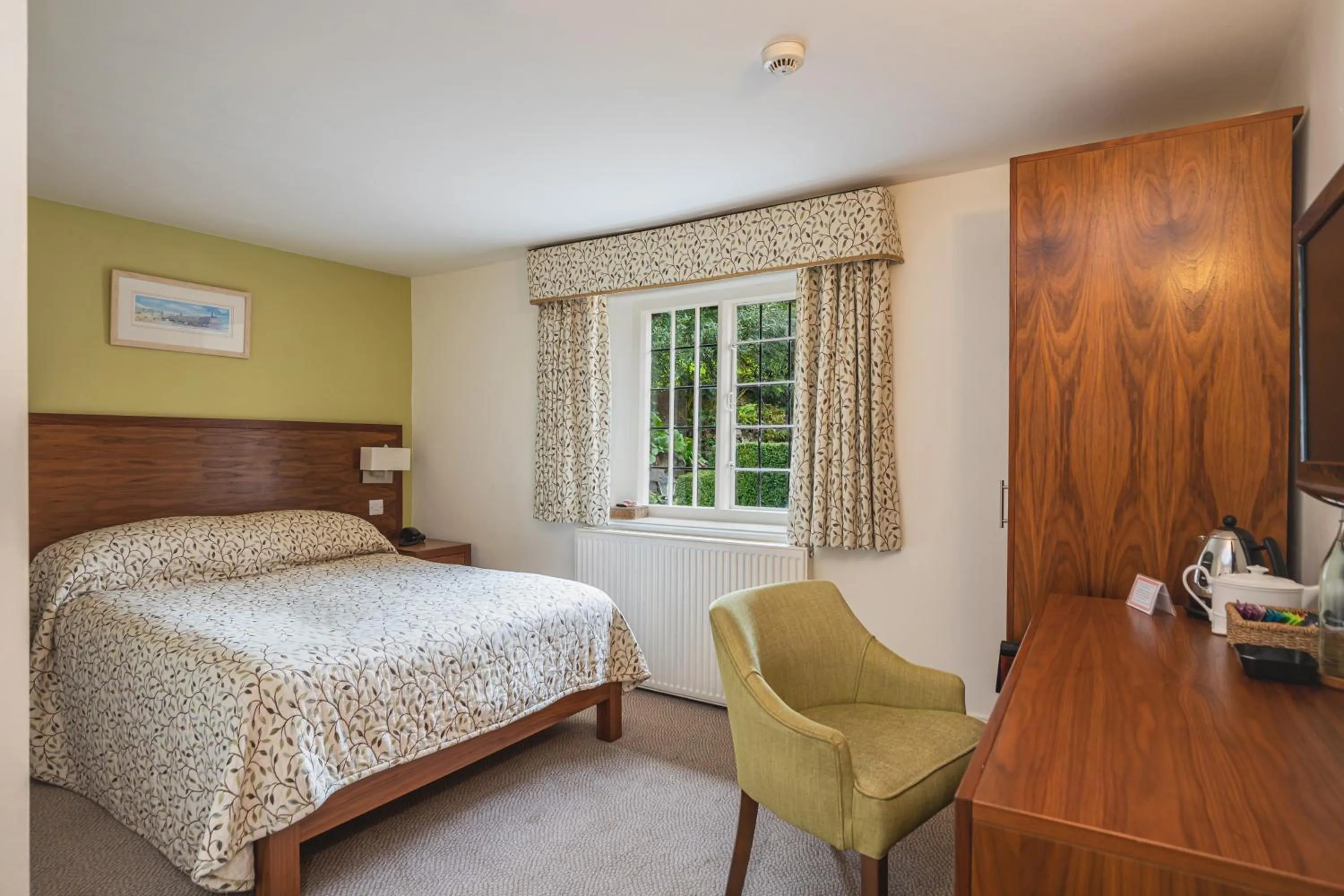 Bedroom in Castle Of Comfort Hotel