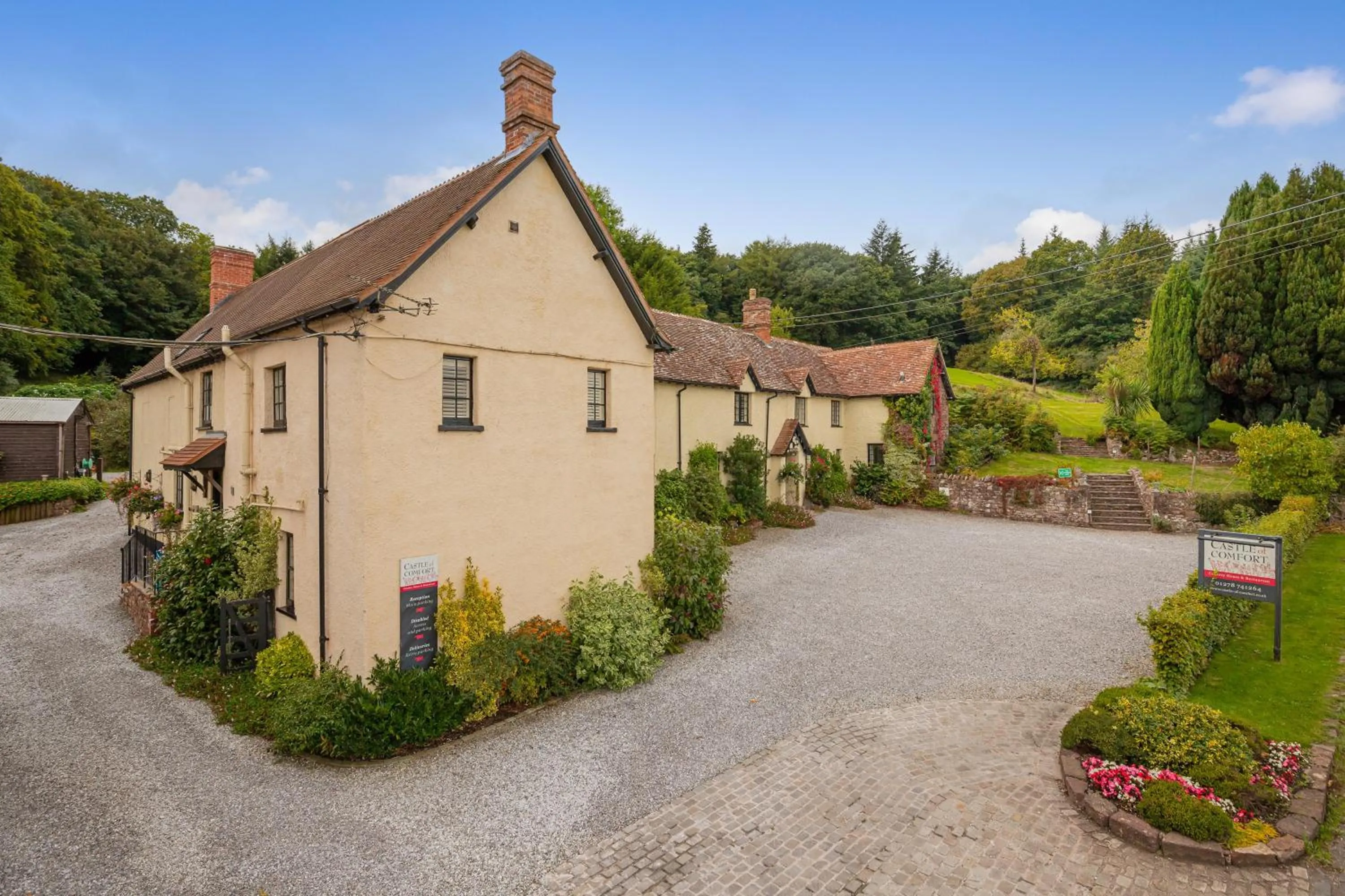 Property building in Castle Of Comfort Hotel