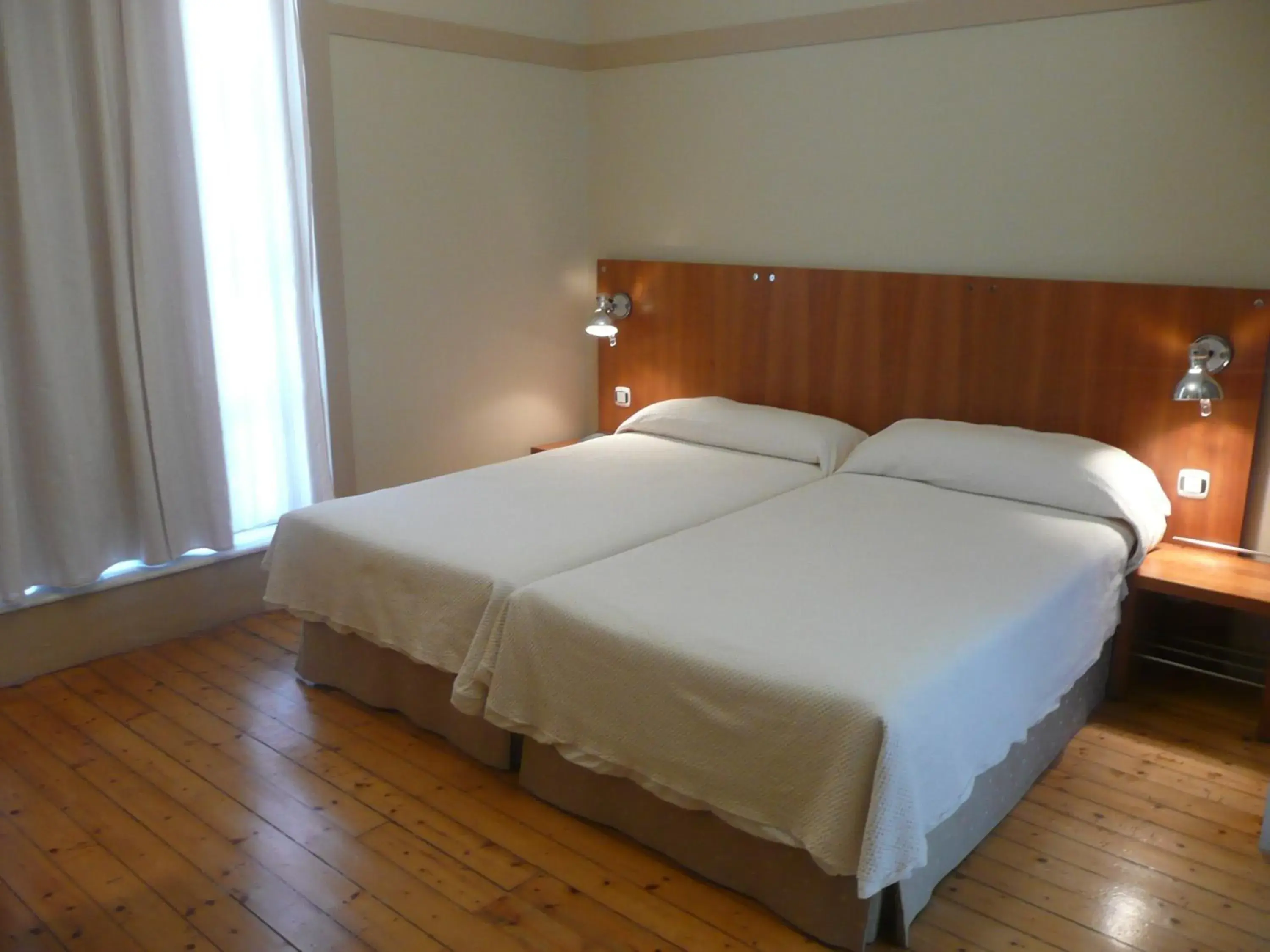 Double or Twin Room - single occupancy in Las Carolinas Garden Double or Twin Room - single occupancy in Las Carolinas Garden