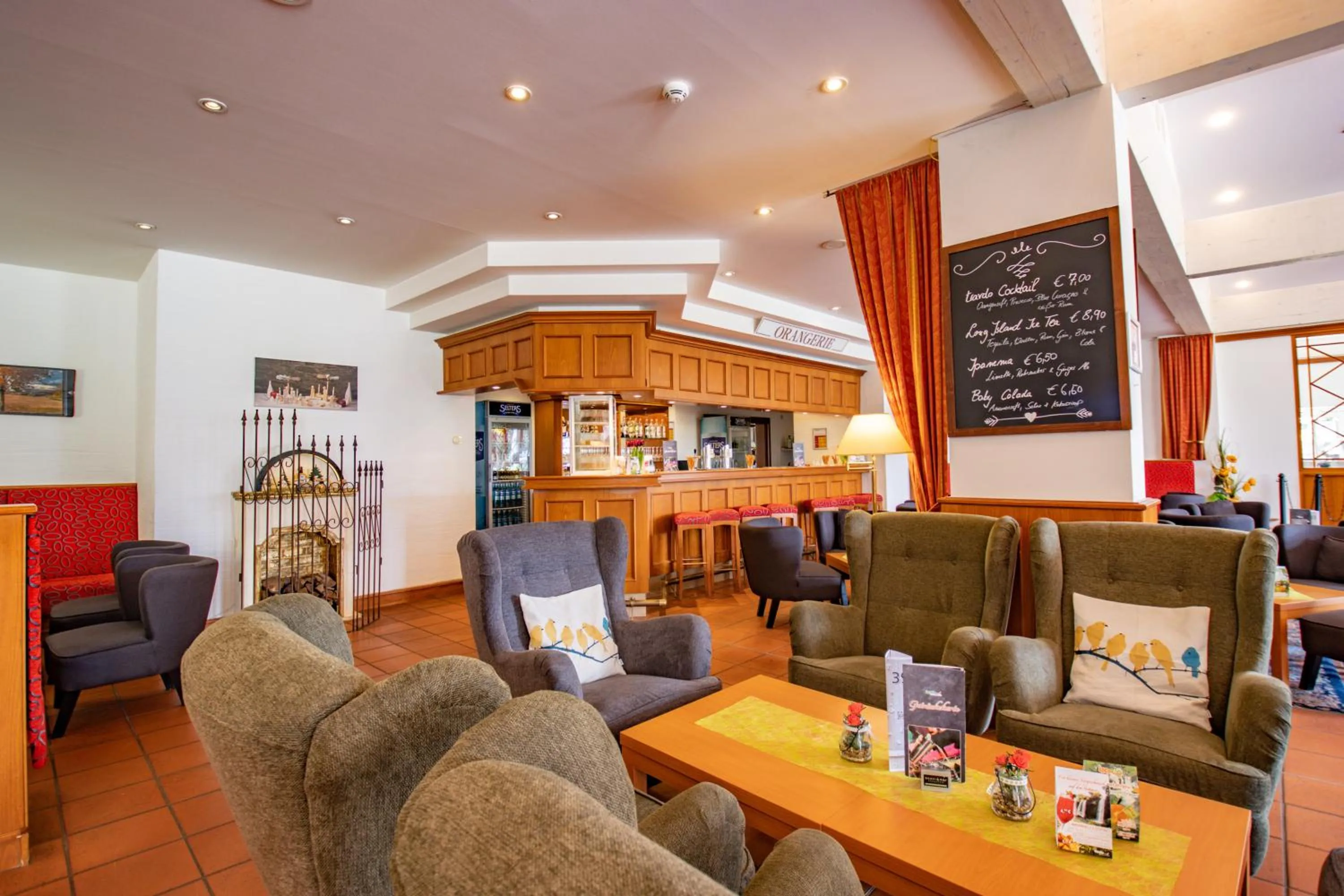 Lounge or bar in Panorama Berghotel Wettiner Höhe