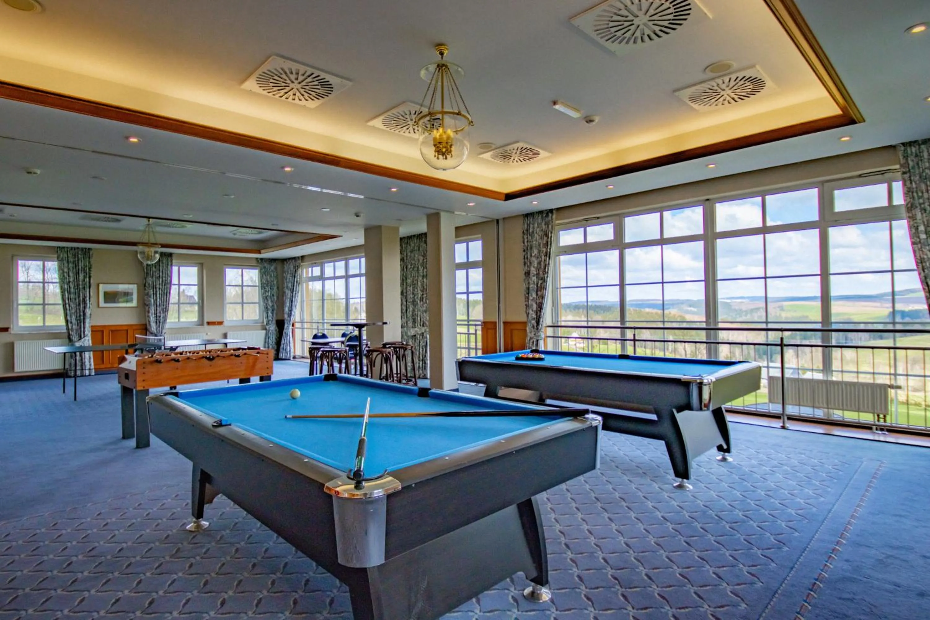 Billiard in Panorama Berghotel Wettiner Höhe