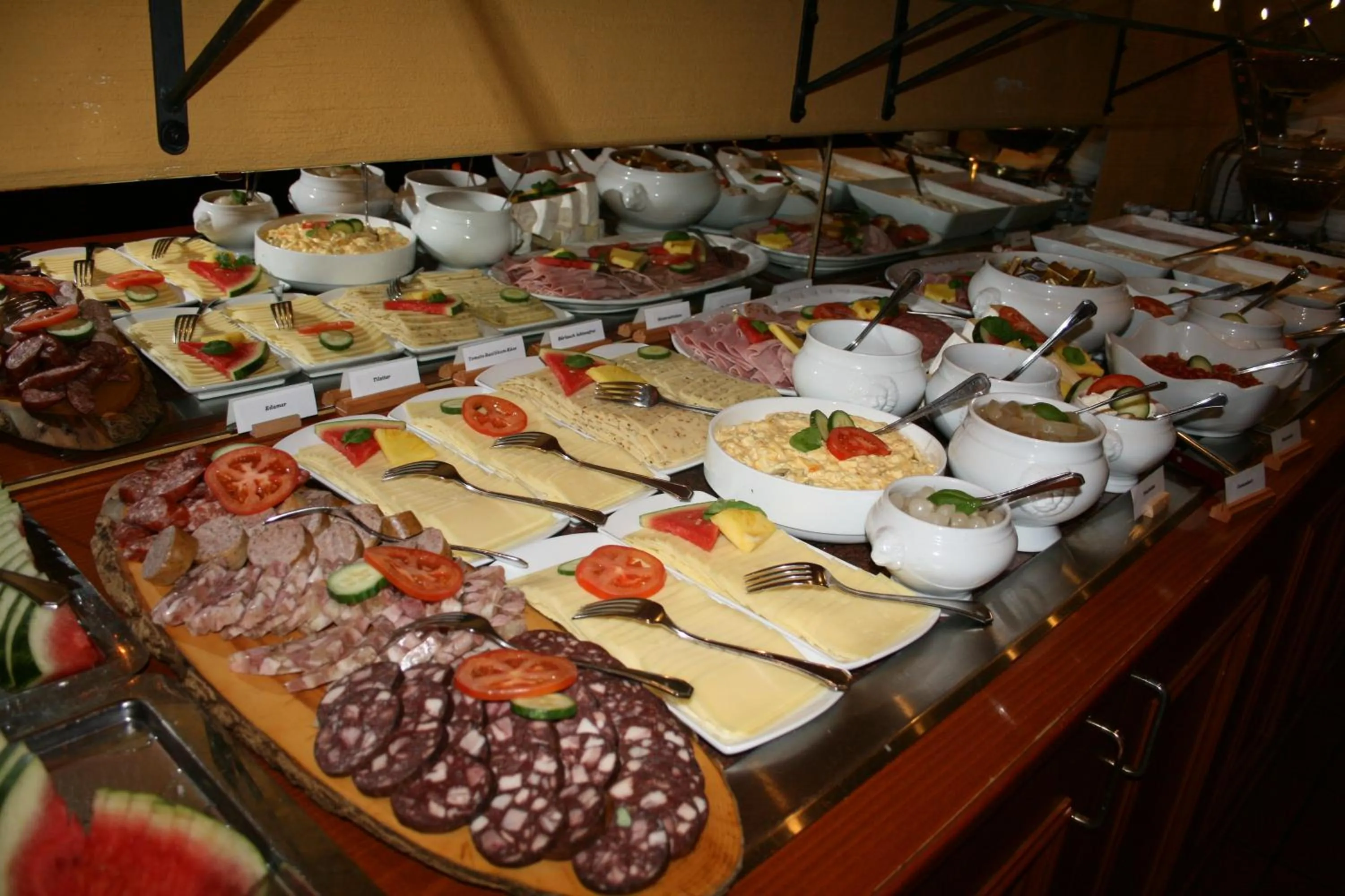 Breakfast in Panorama Berghotel Wettiner Höhe