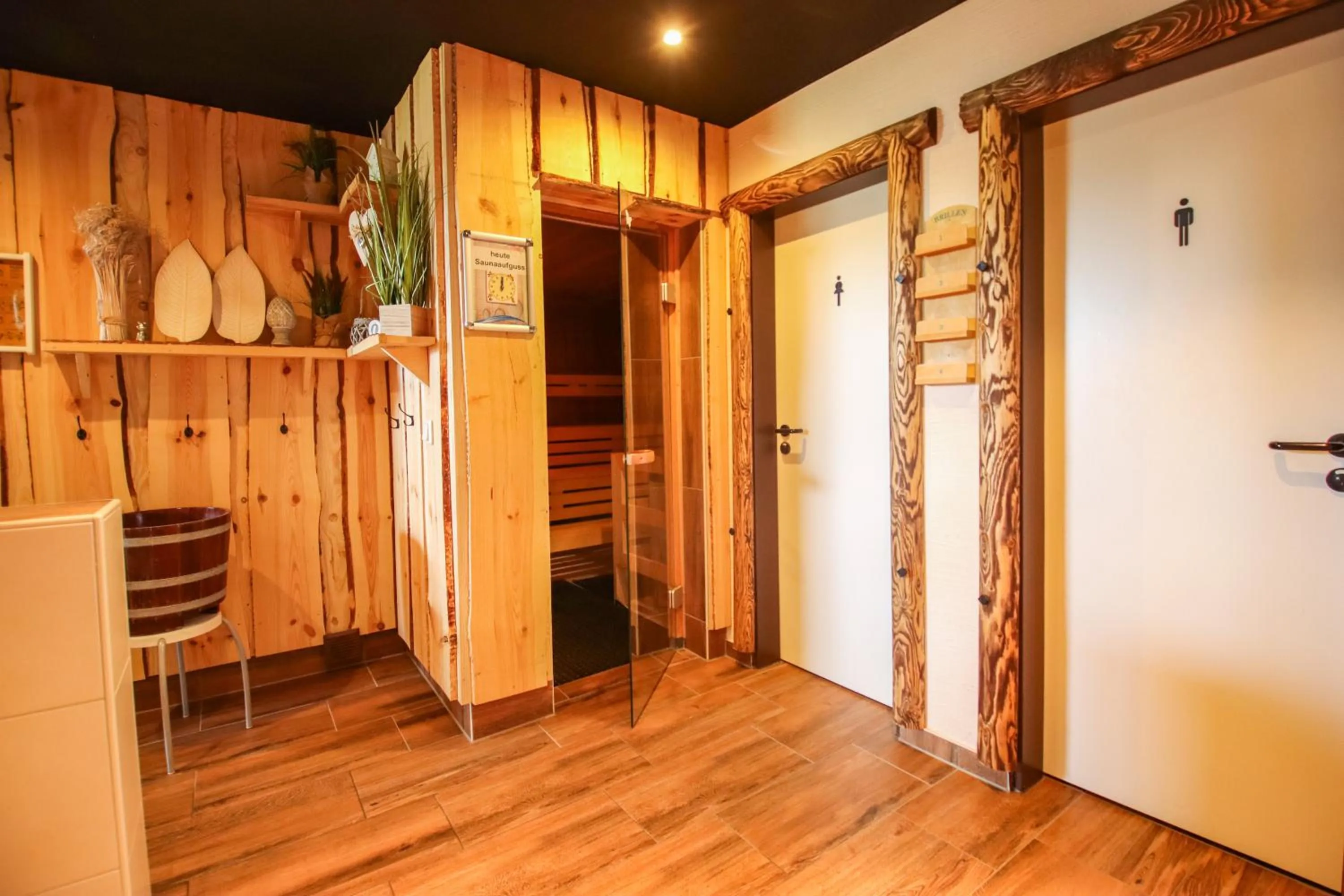 Spa and wellness centre/facilities in Panorama Berghotel Wettiner Höhe