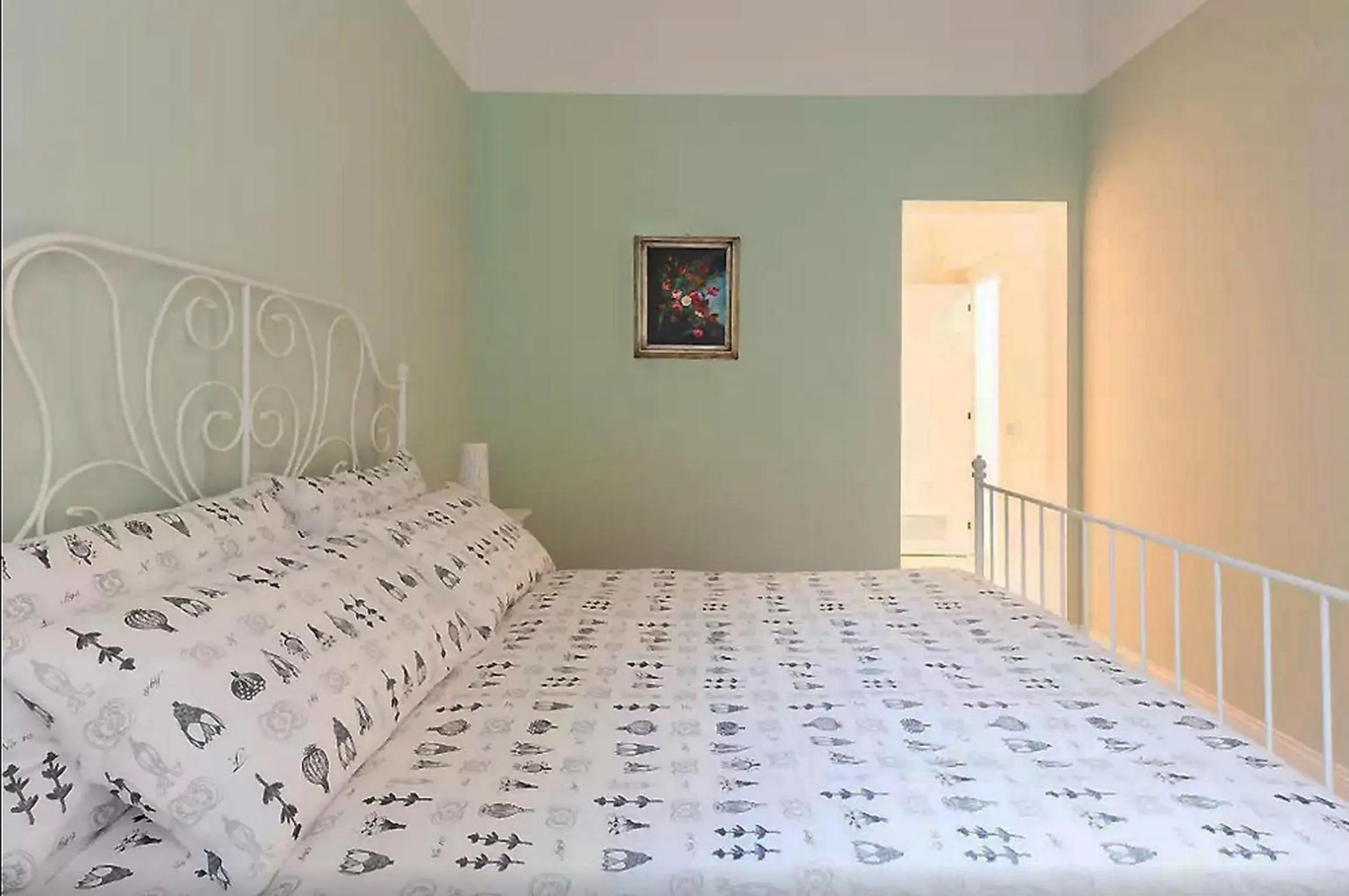 Property building, Bed in Exclusive apartment a few steps from the Spanish Steps