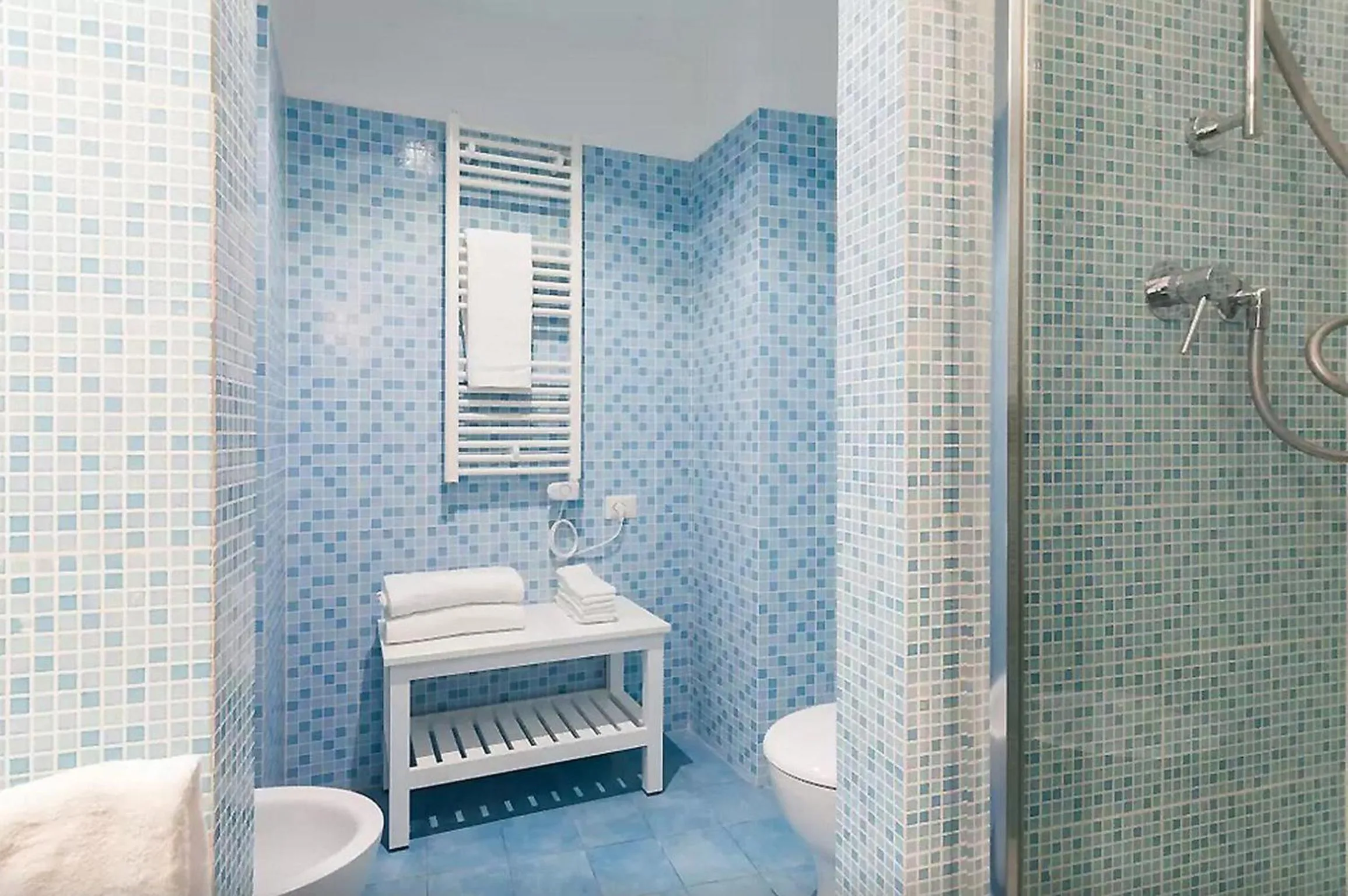 Property building in Exclusive apartment a few steps from the Spanish Steps