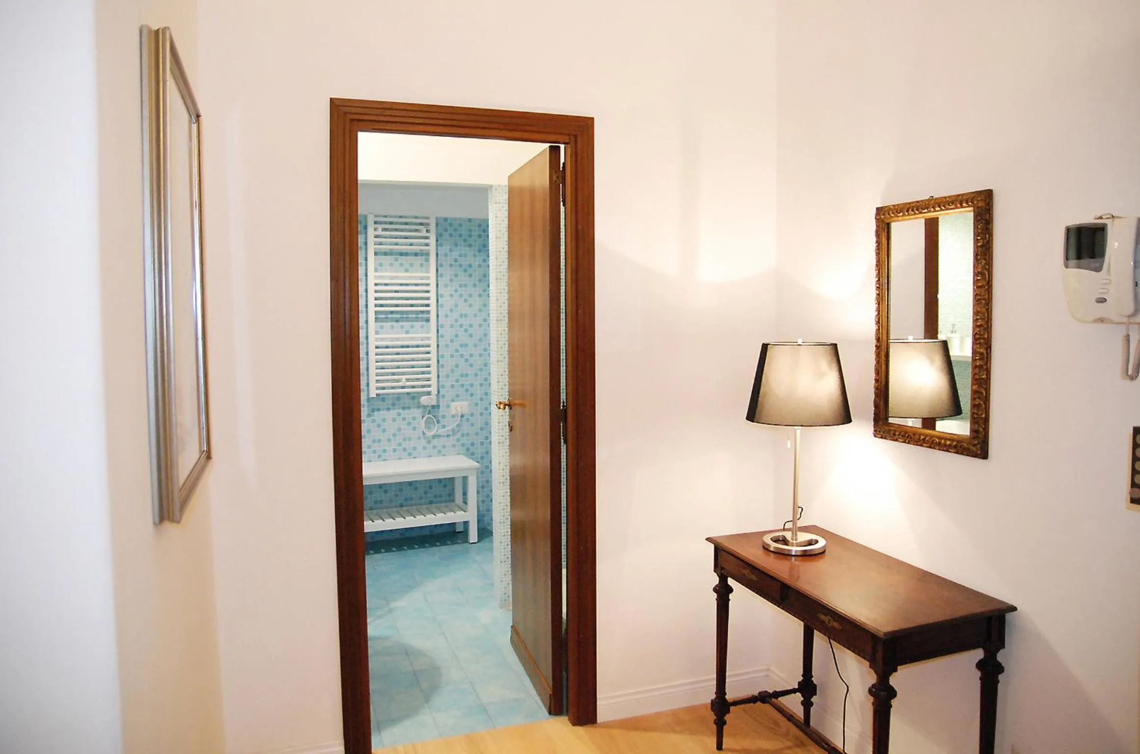 Property building, Bed in Exclusive apartment a few steps from the Spanish Steps