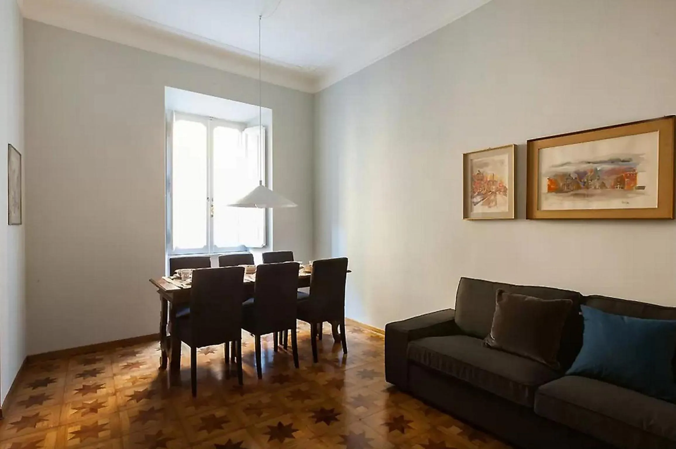 Property building in Exclusive apartment a few steps from the Spanish Steps