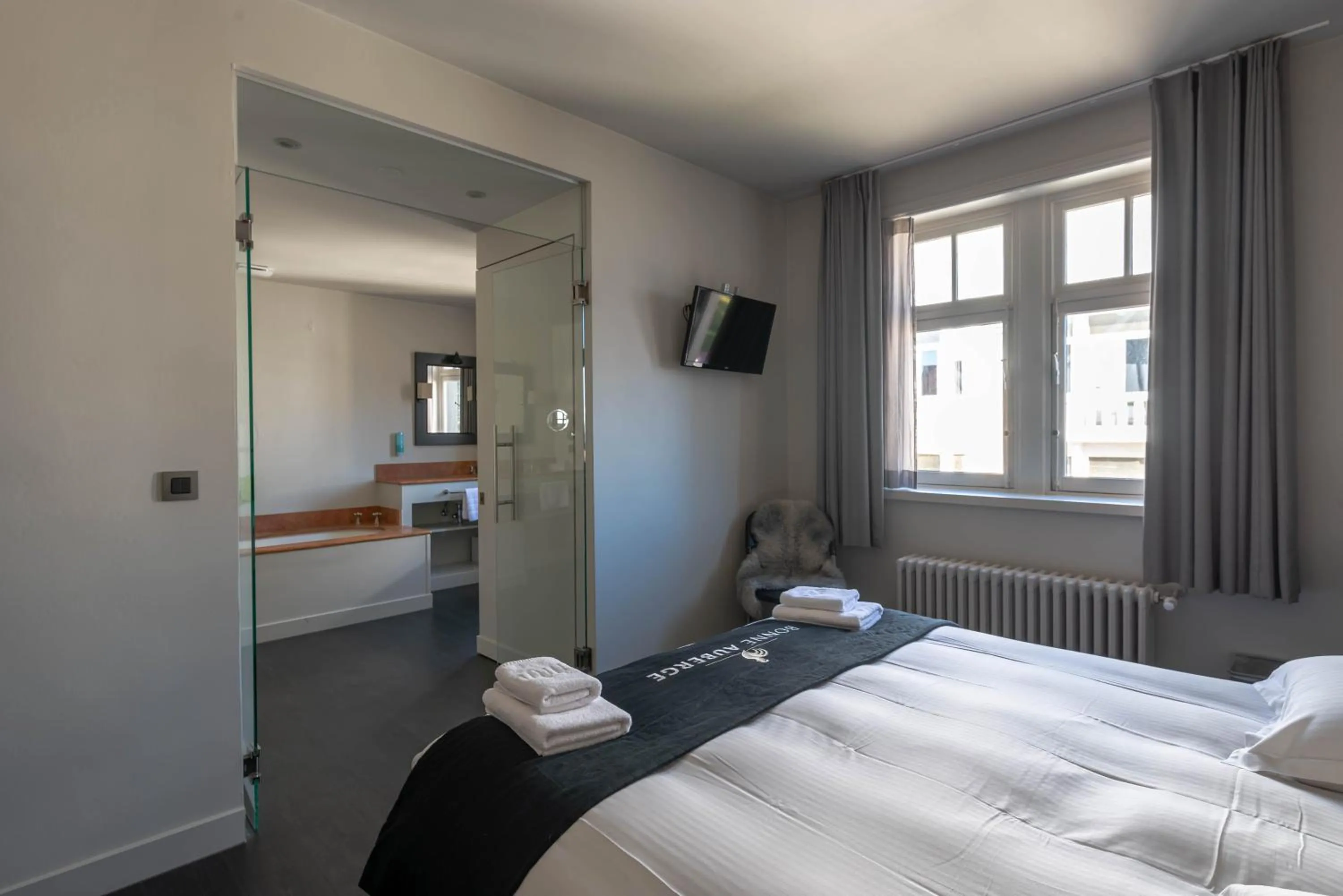 Bed in Hotel Bonne Auberge (Adults Only)