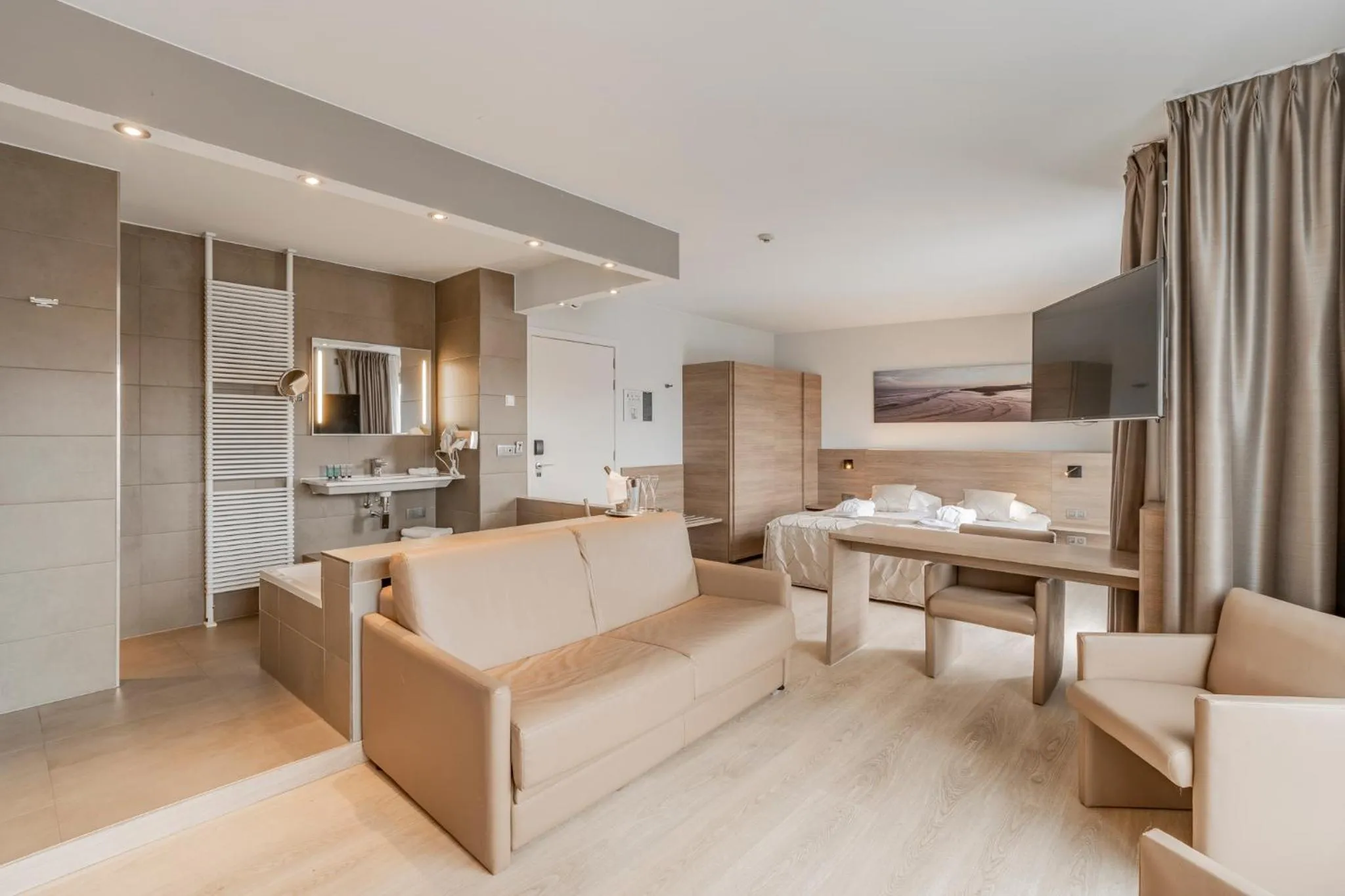 TV and multimedia in Casino Hotel