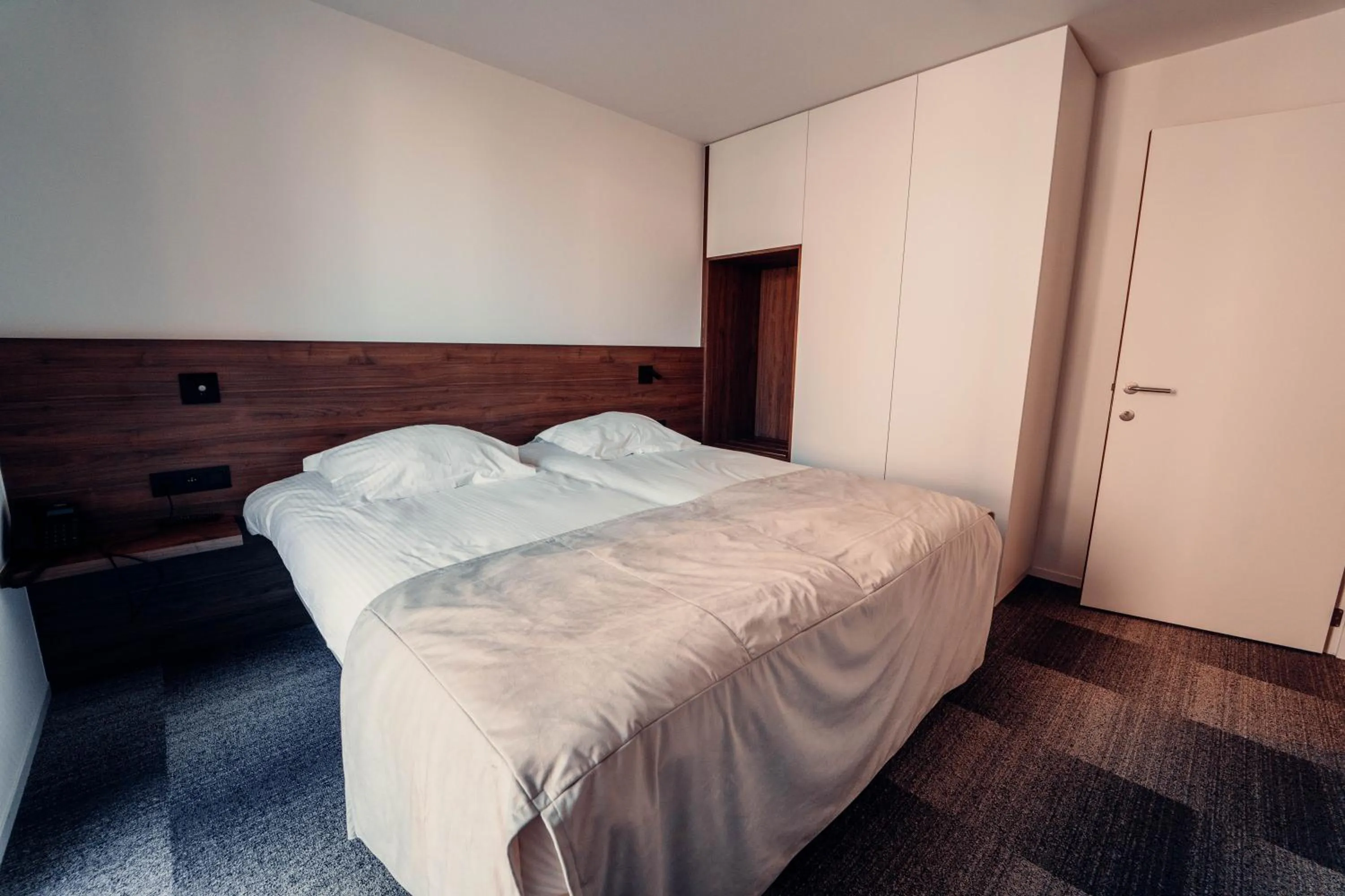 Bedroom, Bed in Casino Hotel