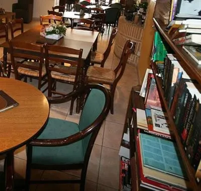 Restaurant/places to eat in Hotel Anvers