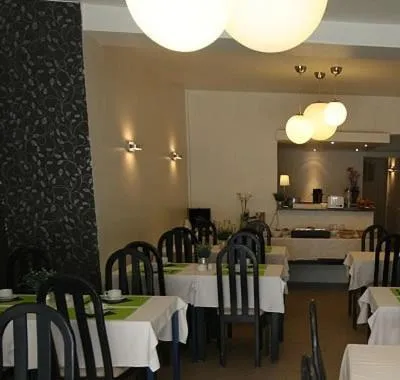 Restaurant/places to eat in Hotel Anvers