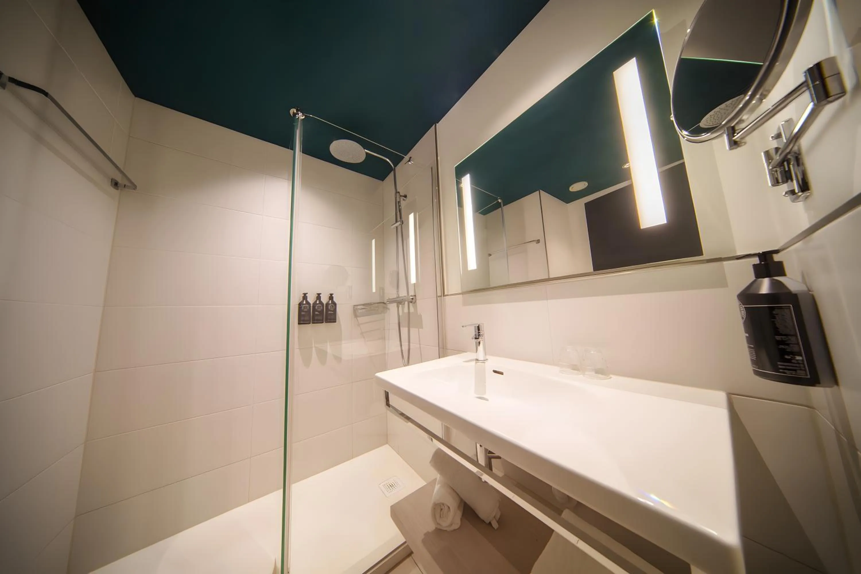 Bathroom in Maek Hotel Antwerp Central - Handwritten Collection by Accor