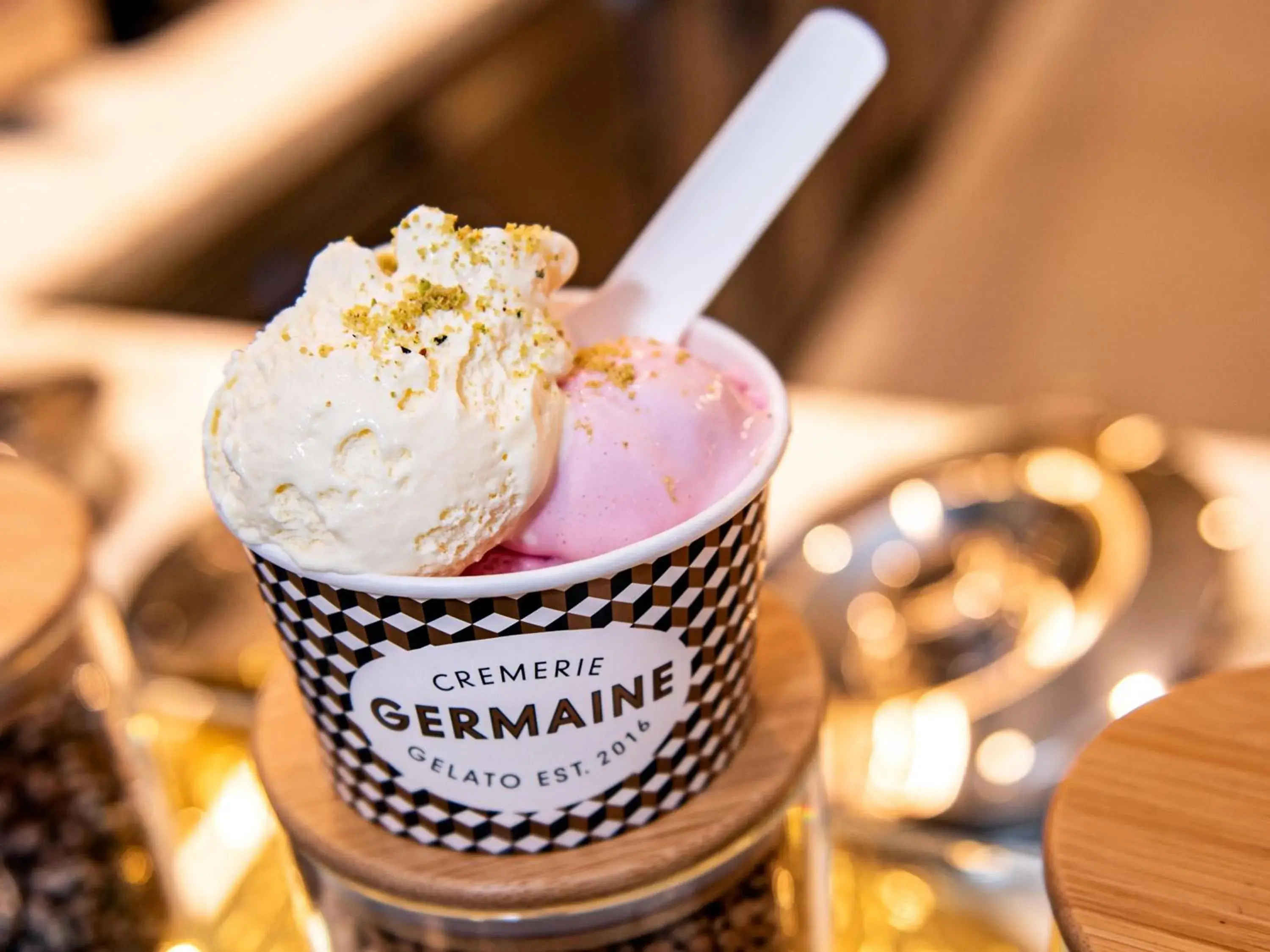 Lounge or bar in Maek Hotel Antwerp Central - Handwritten Collection Lounge or bar in Maek Hotel Antwerp Central - Handwritten Collection