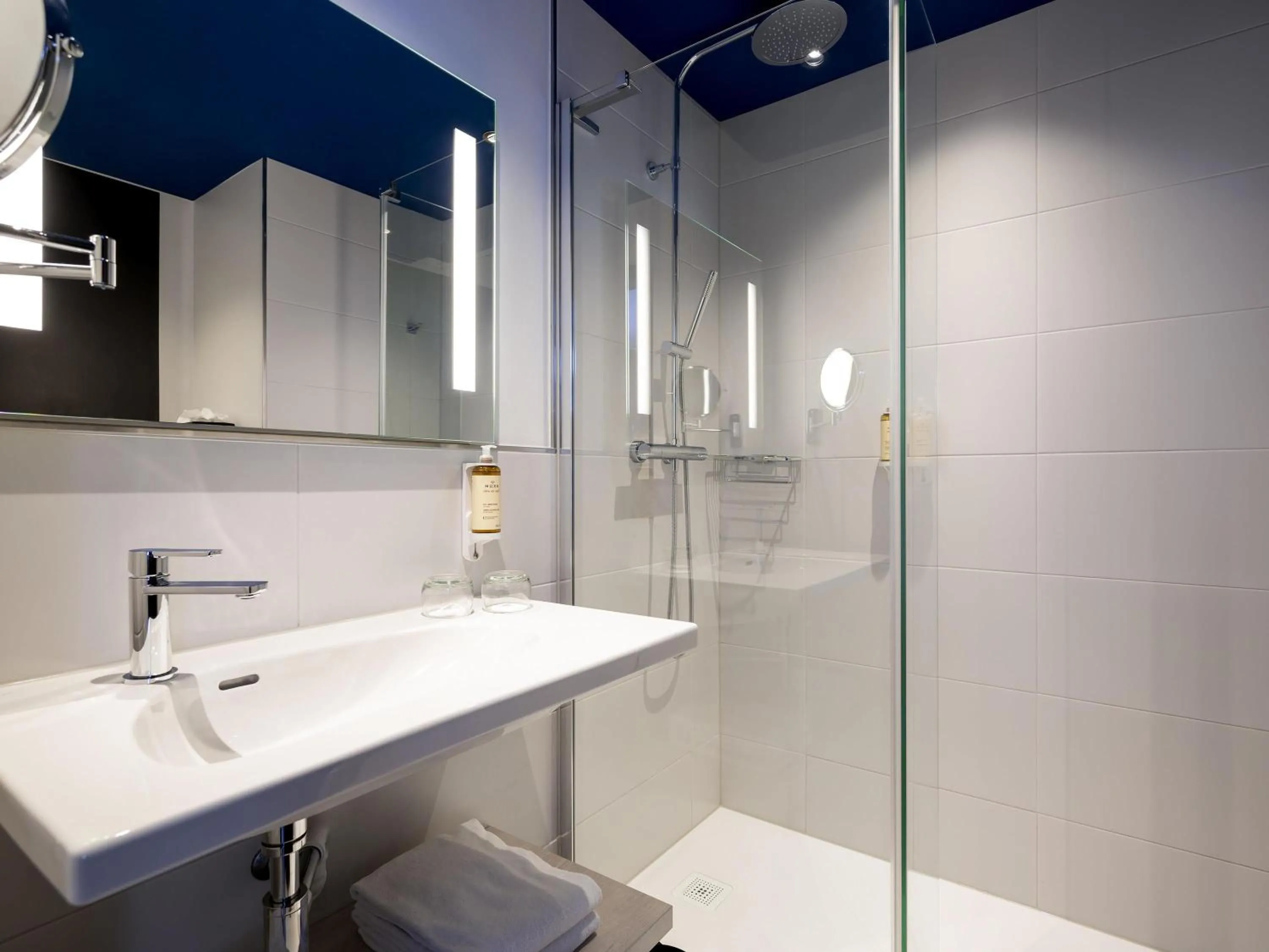 Bedroom in Maek Hotel Antwerp Central - Handwritten Collection by Accor