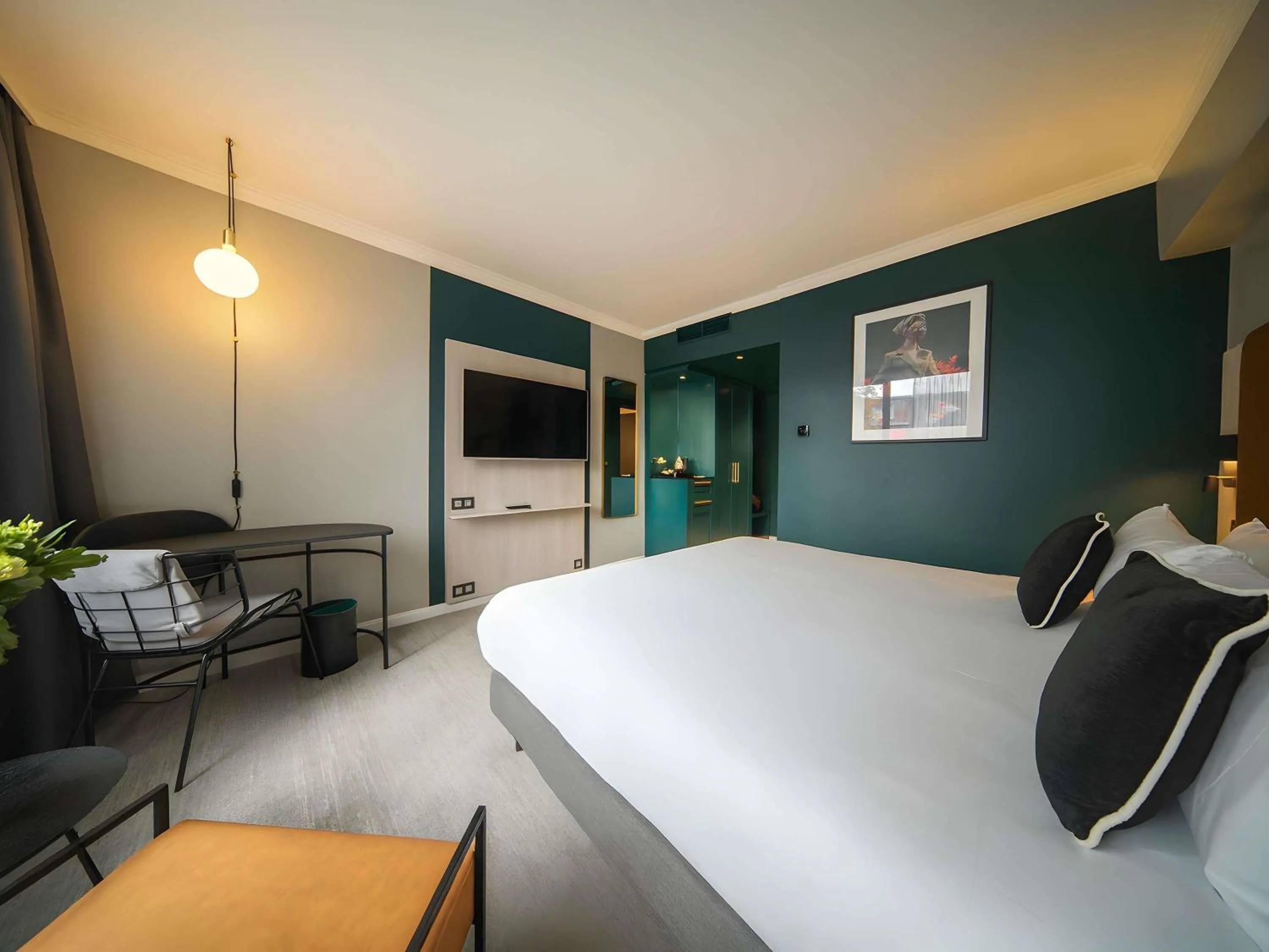 Bedroom, Bed in Maek Hotel Antwerp Central - Handwritten Collection by Accor