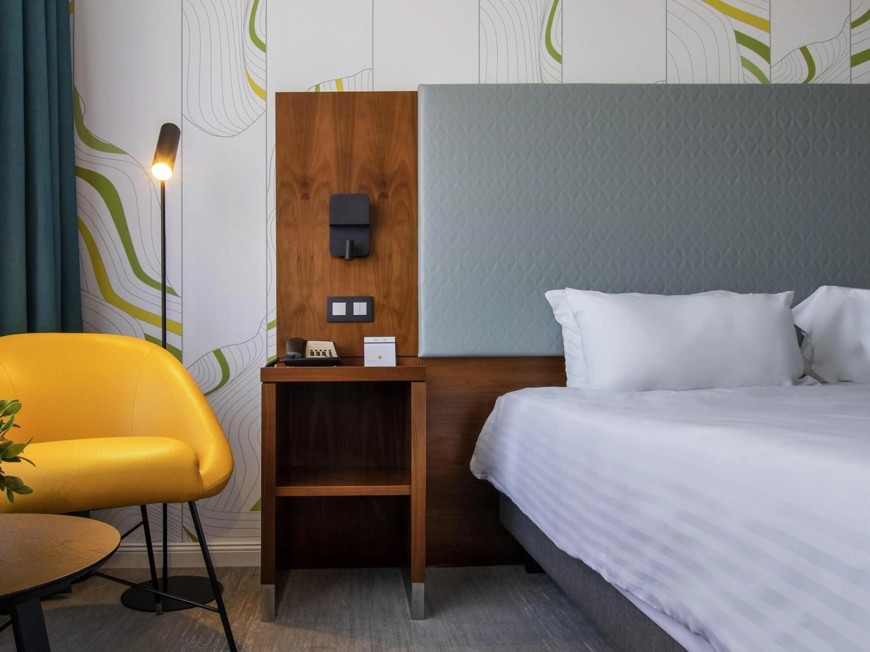 Classic King Room with City Side View in Maek Hotel Antwerp Central - Handwritten Collection by Accor