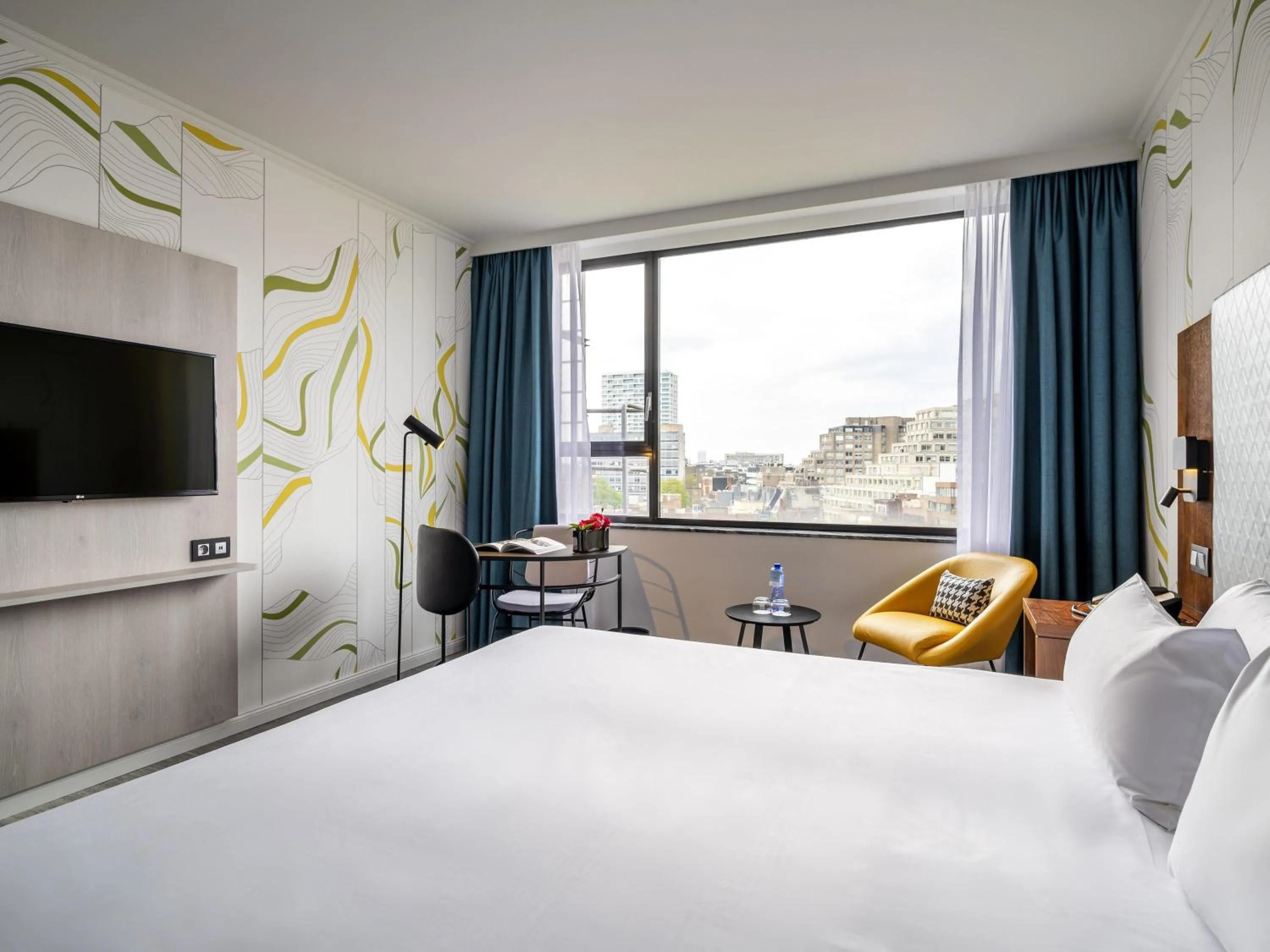Classic King Room with City Side View in Mercure Antwerp City Centre