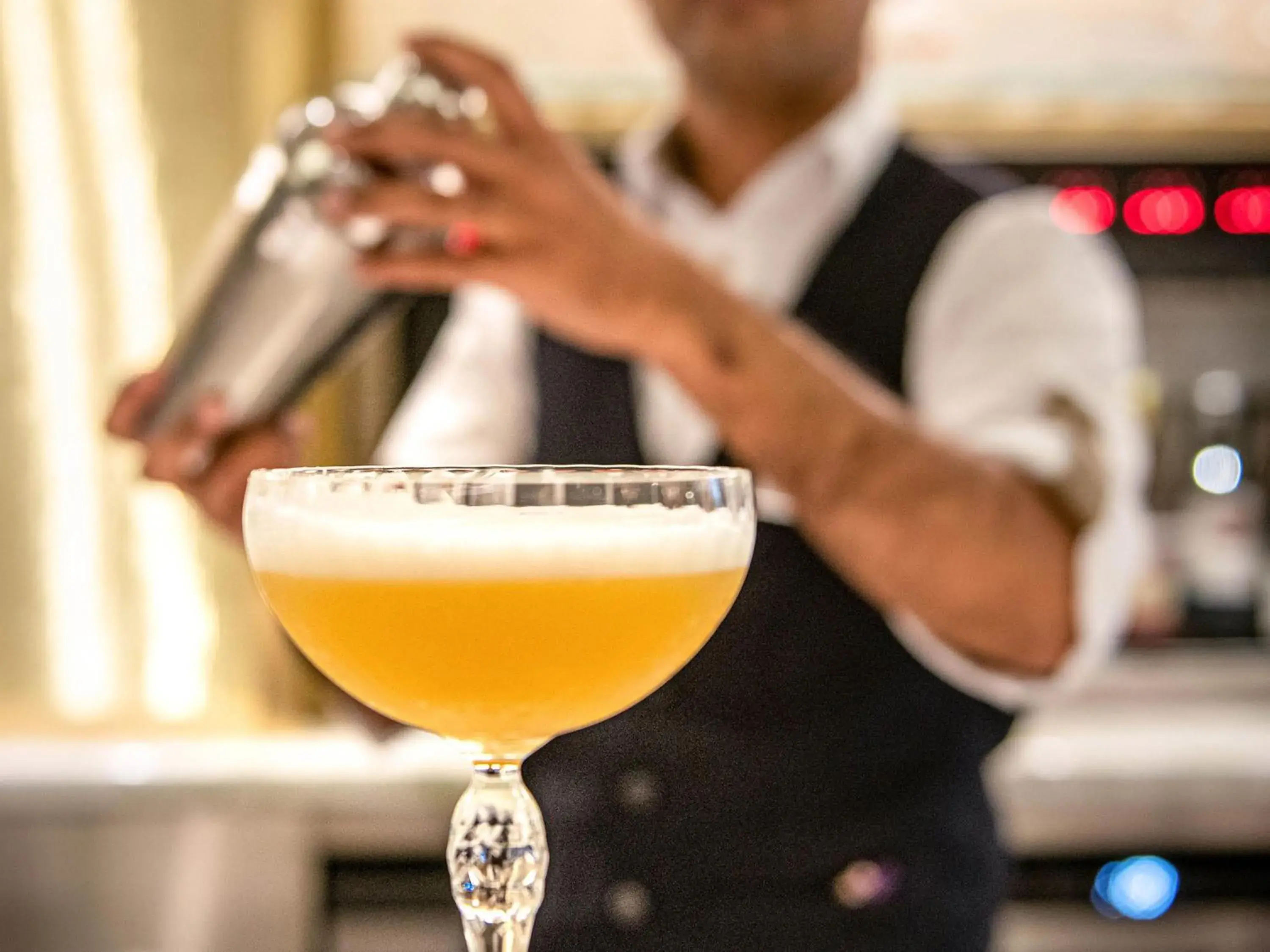 Lounge or bar in Maek Hotel Antwerp Central - Handwritten Collection Lounge or bar in Maek Hotel Antwerp Central - Handwritten Collection