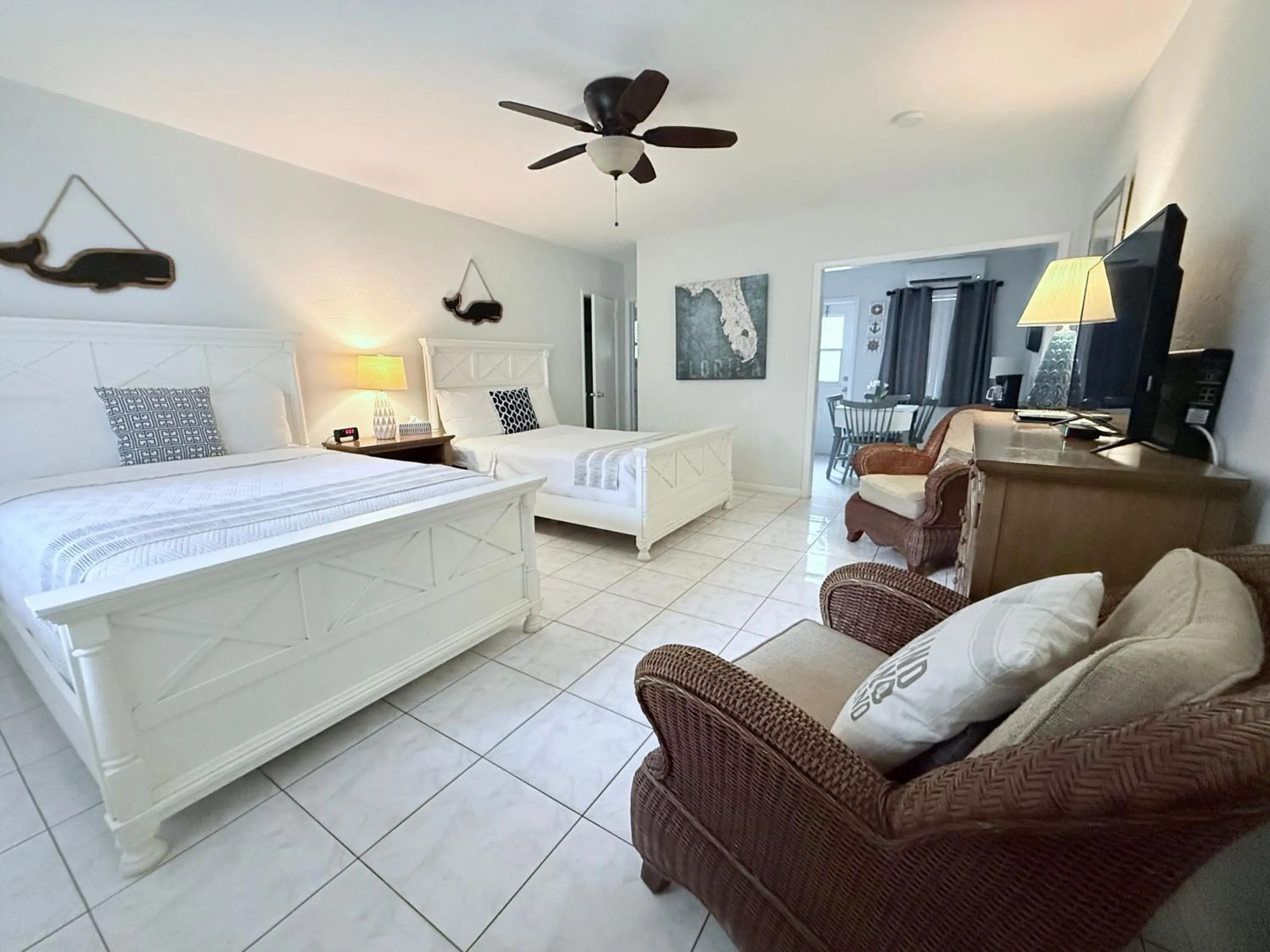 Photo of the whole room, Bed in 4145 By The Sea Inn & Suites