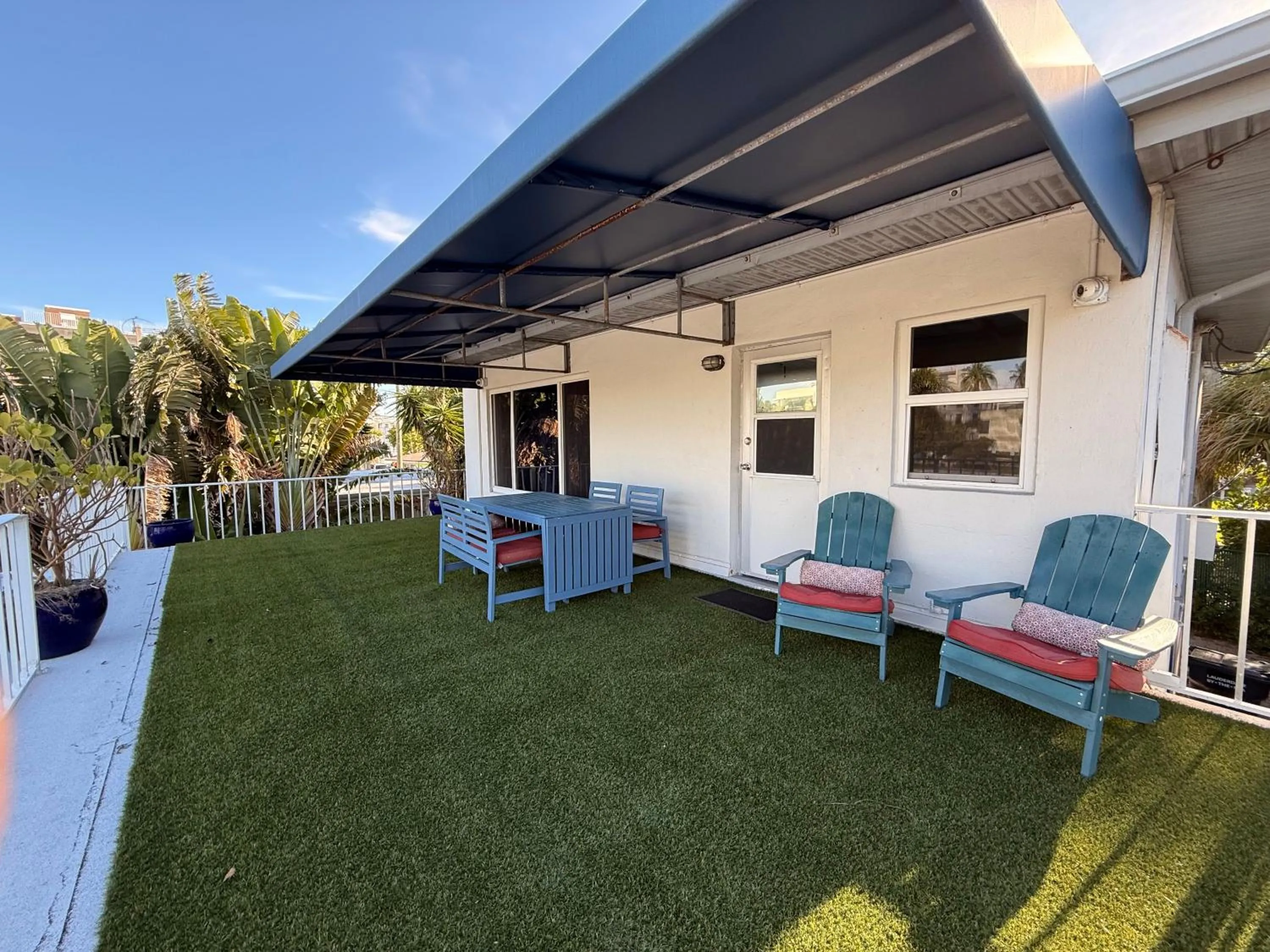 Balcony/Terrace in 4145 By The Sea Inn & Suites
