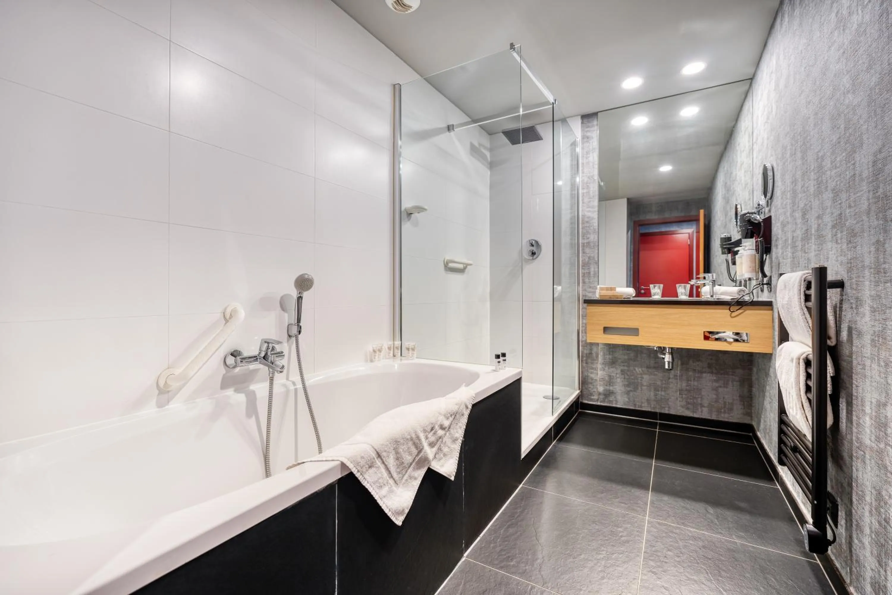 Bathroom in Hotel Verviers Van der Valk