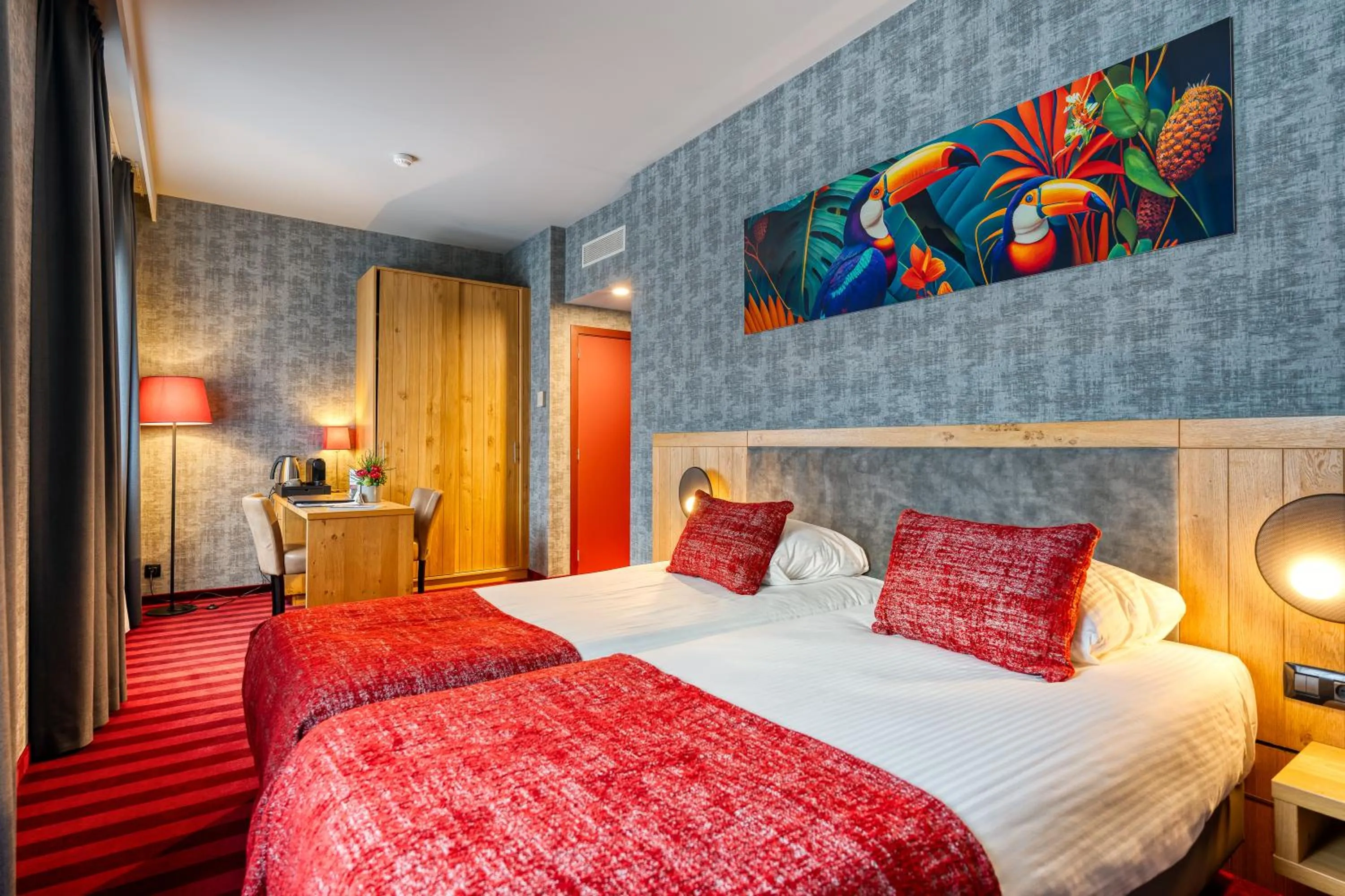 Bedroom, Bed in Hotel Verviers Van der Valk