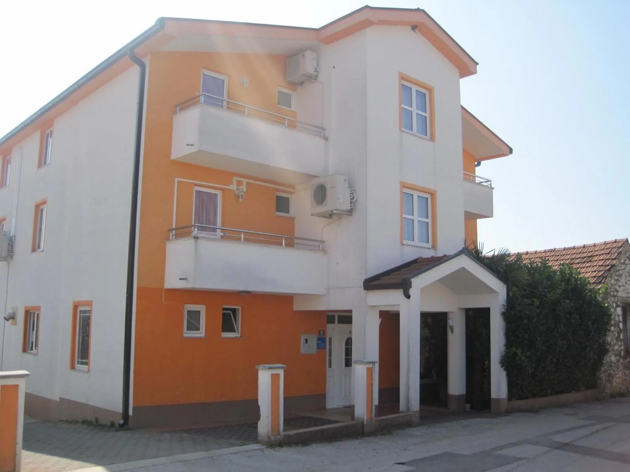 Property building in Rooms Sole