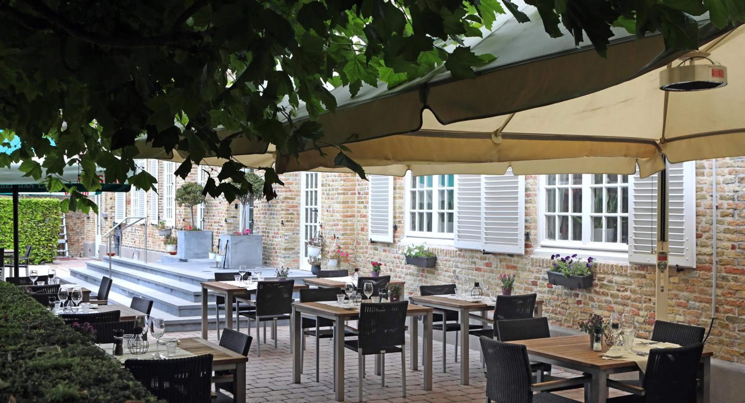 Restaurant/places to eat in Amaryllis Hotel Veurne