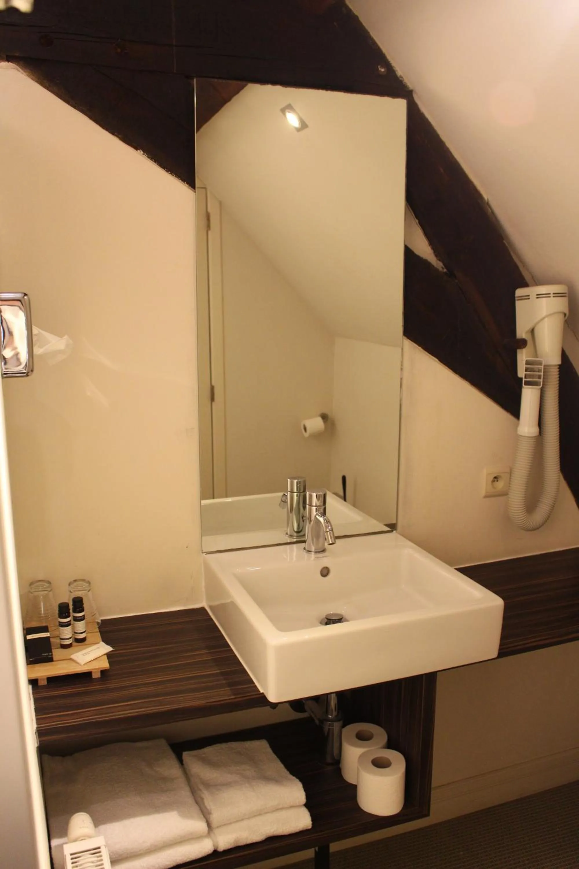 Bathroom in Amaryllis Hotel Veurne