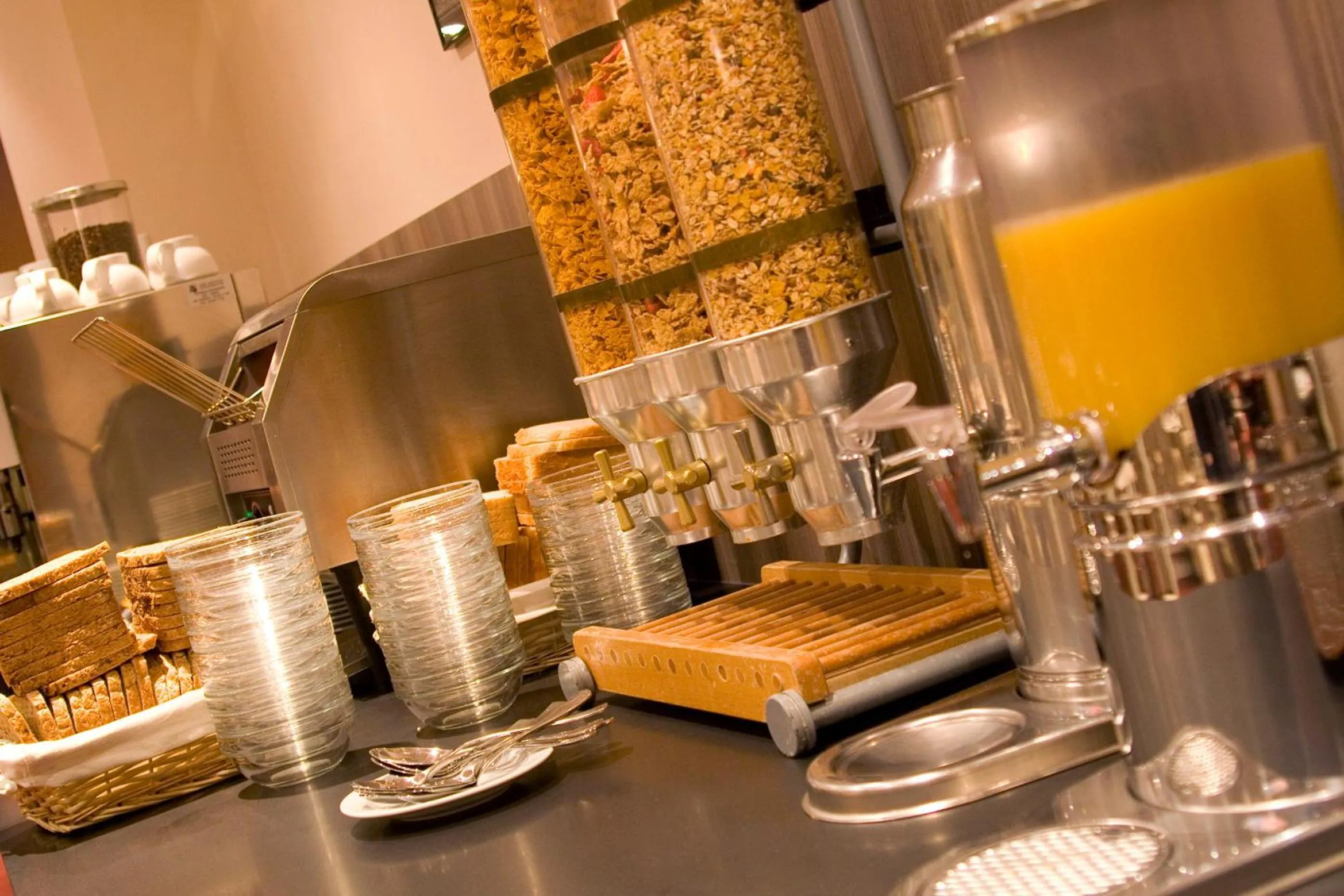 Restaurant/places to eat in Atlas Hotel Brussels