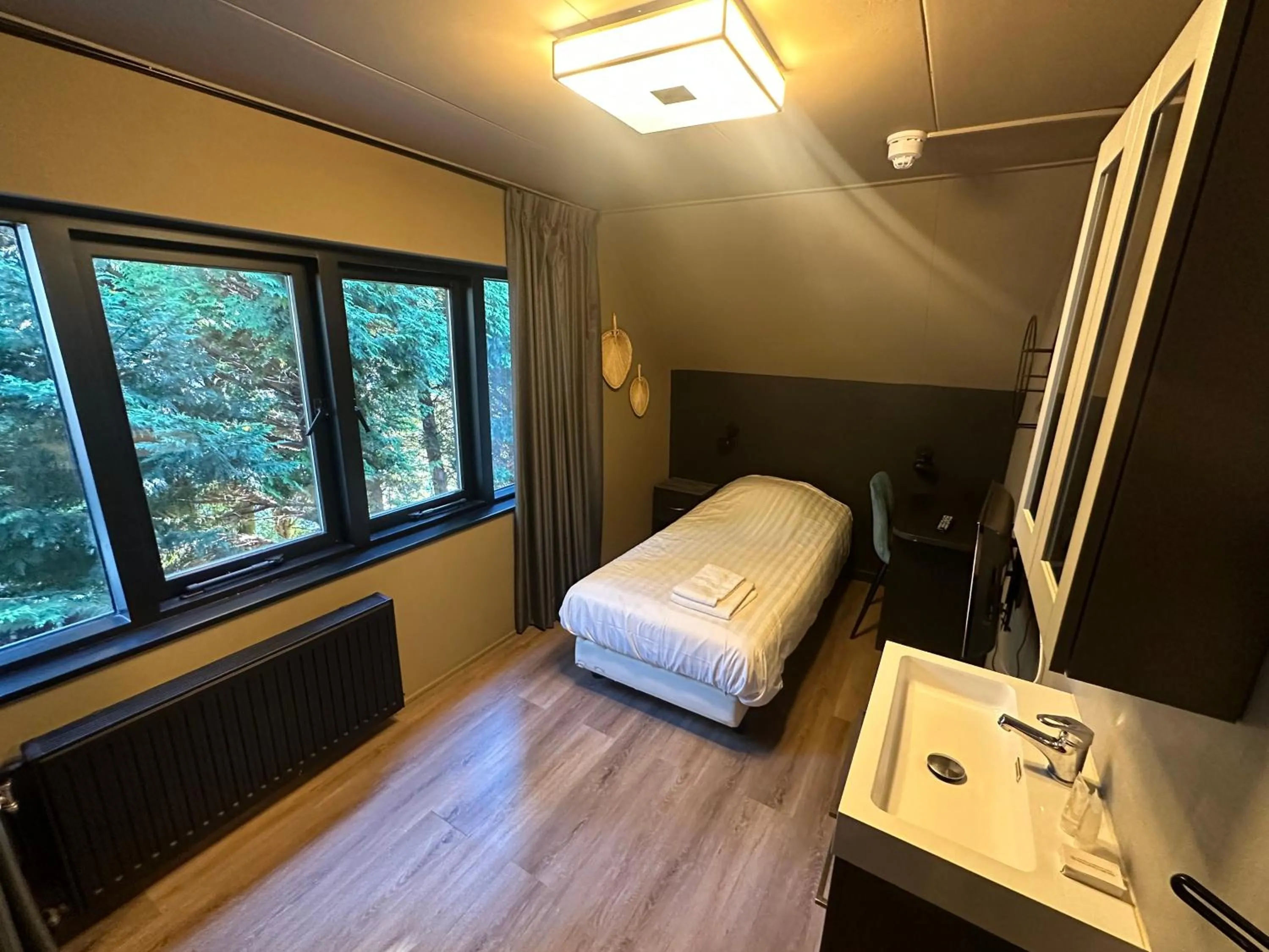 Bed in Hotel Zee Bergen