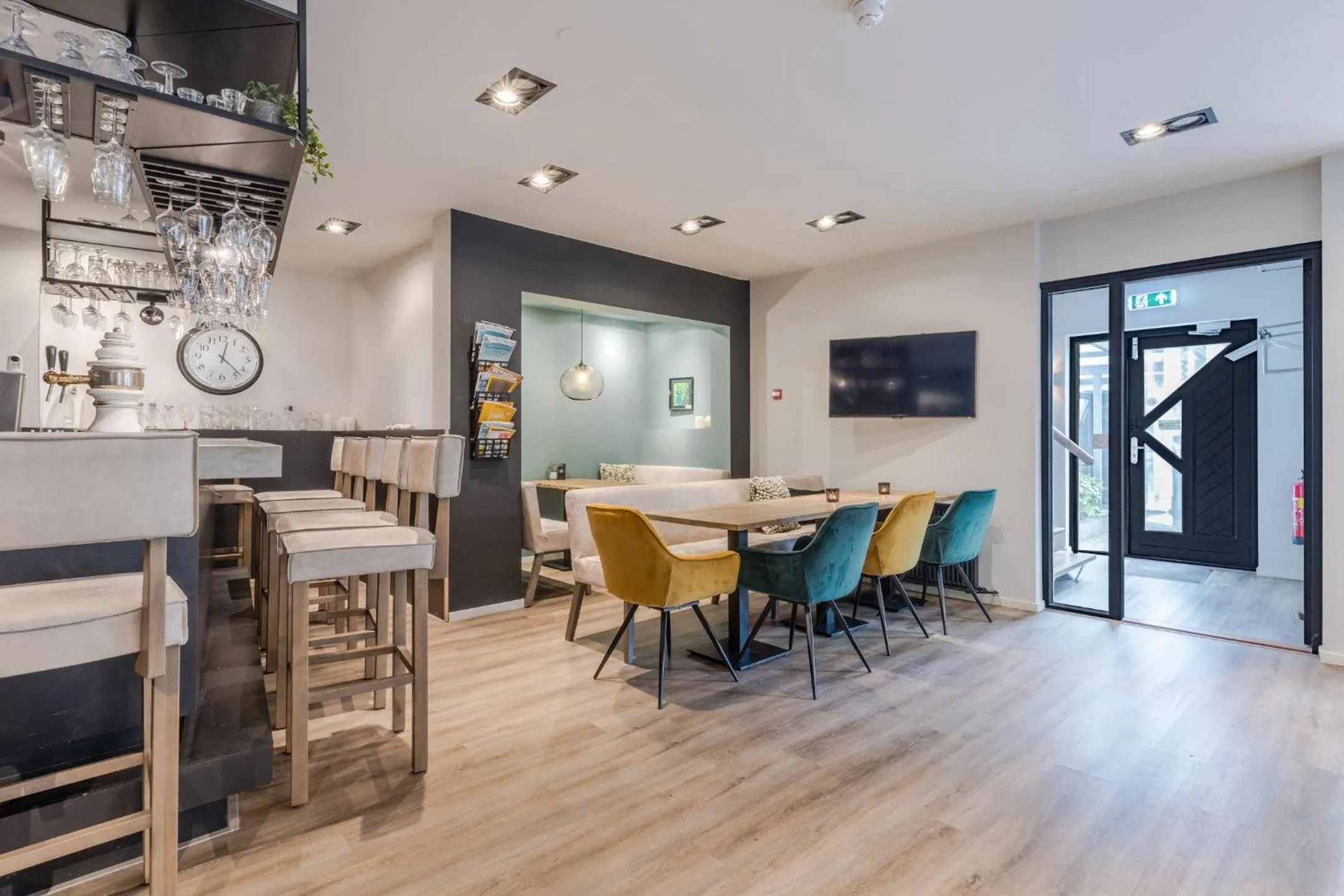 Lounge or bar in Hotel Zee Bergen