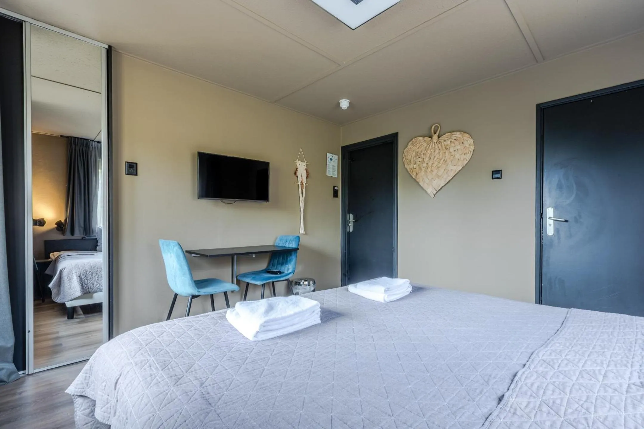 Bed in Hotel Zee Bergen