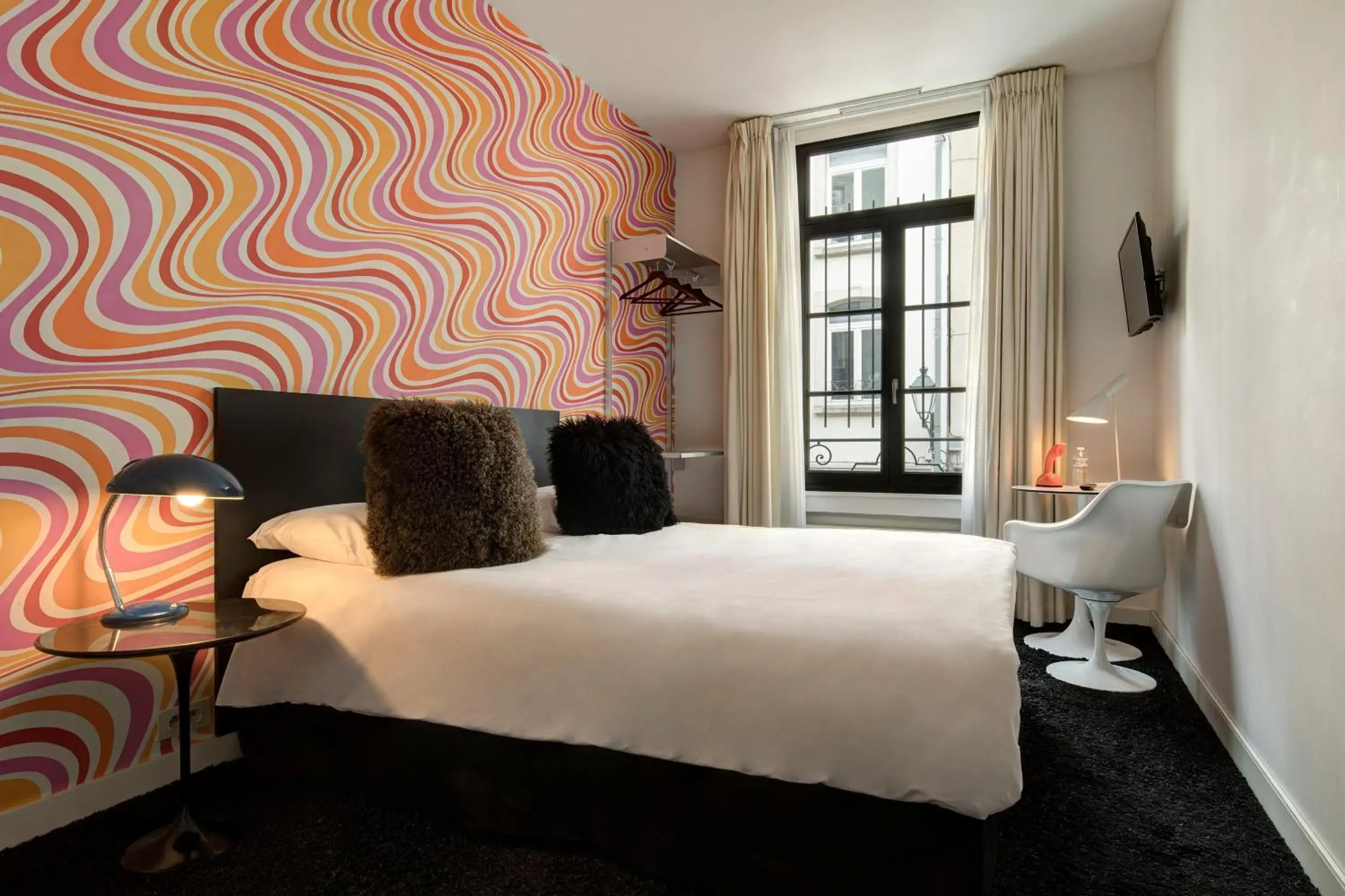 Bedroom, Bed in Vintage Hotel Brussels Bedroom, Bed in Vintage Hotel Brussels