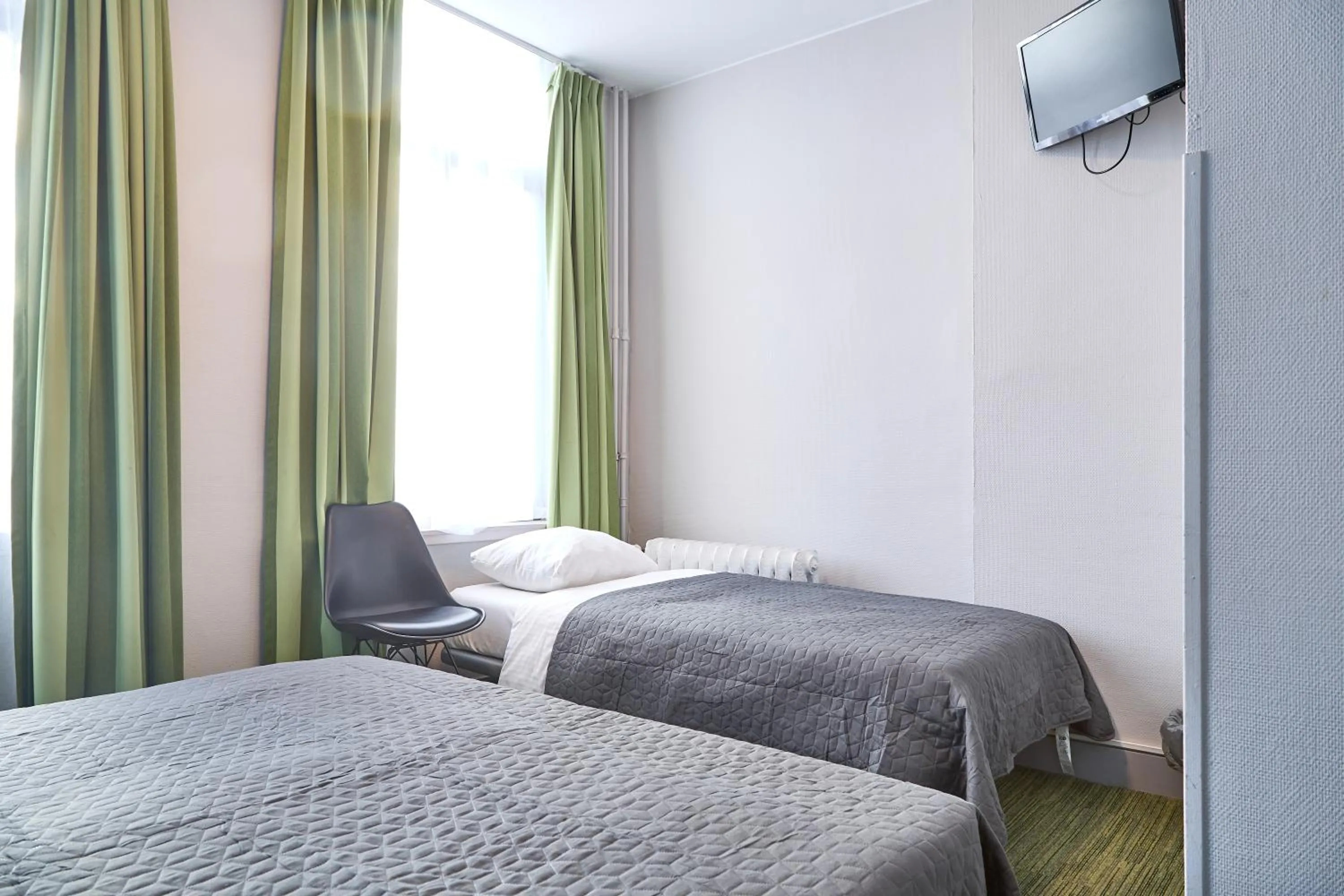 Bed in Hotel Derby MERODE